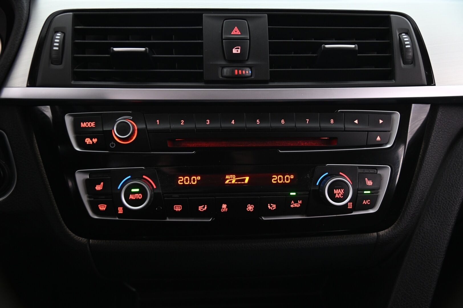 BMW 330 2017 F30 Sedan 330e A Sport Line - ACC | Muistinahat | HiFi | Professional Navi | Kamera | Comfort Access