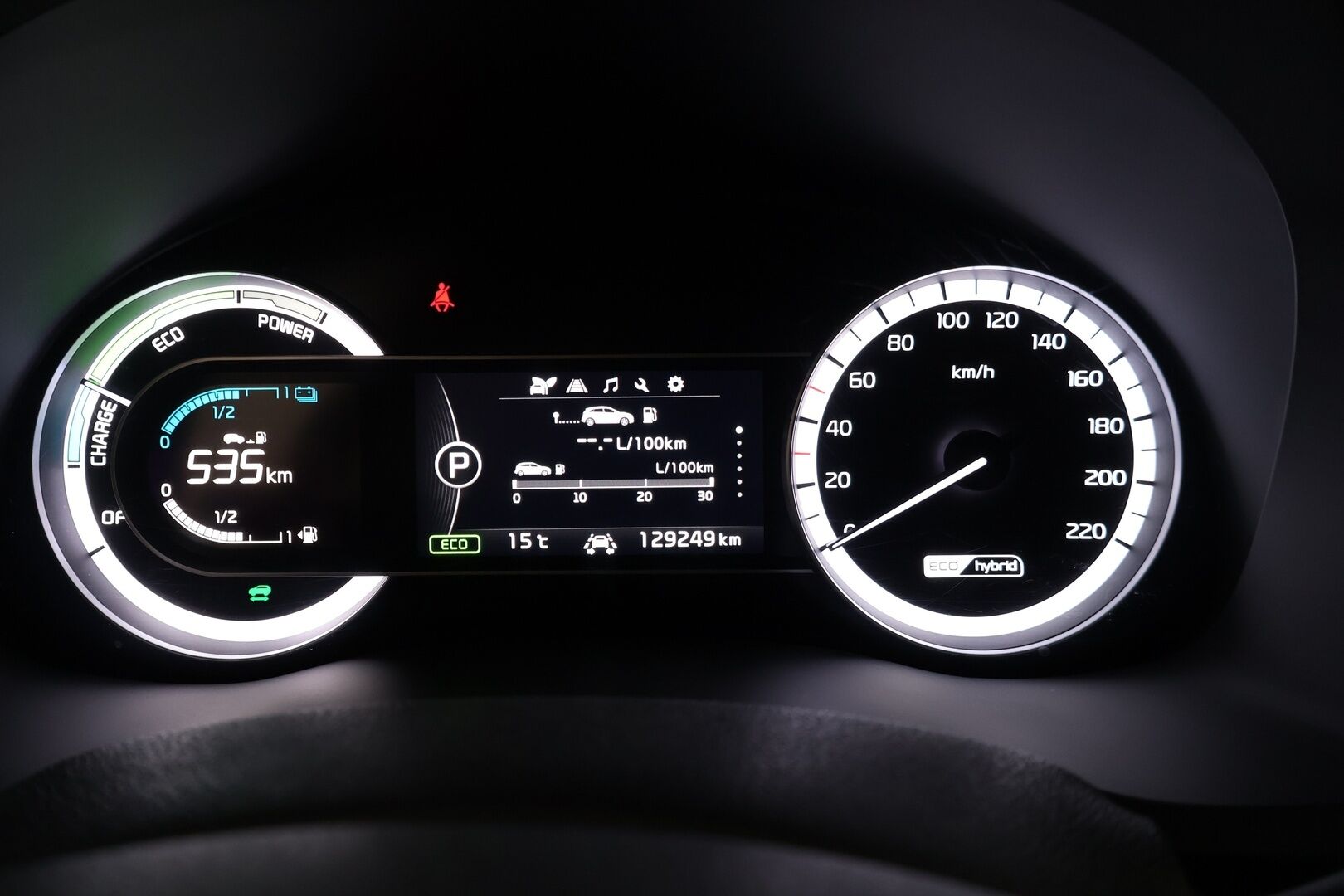 Kia Niro 2018 Kia Niro 1,6 GDI Hybrid LX DCT* / Acc / Lohko sisäpistokkeella /Ratinlämmitin/ Lane assist/ - Kahdet renkaat aluvanteilla / Bluetooth / Hyvin huollettu