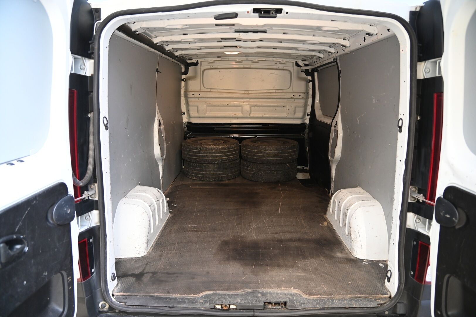 Renault Trafic 2020 dCi 145 L2H1 Automaatti *Webasto / Vetokoukku* - *Suomi-auto / Facelift / Juuri tullut* - HULLUT JOULUT KORKOTARJOUS 2,49% 