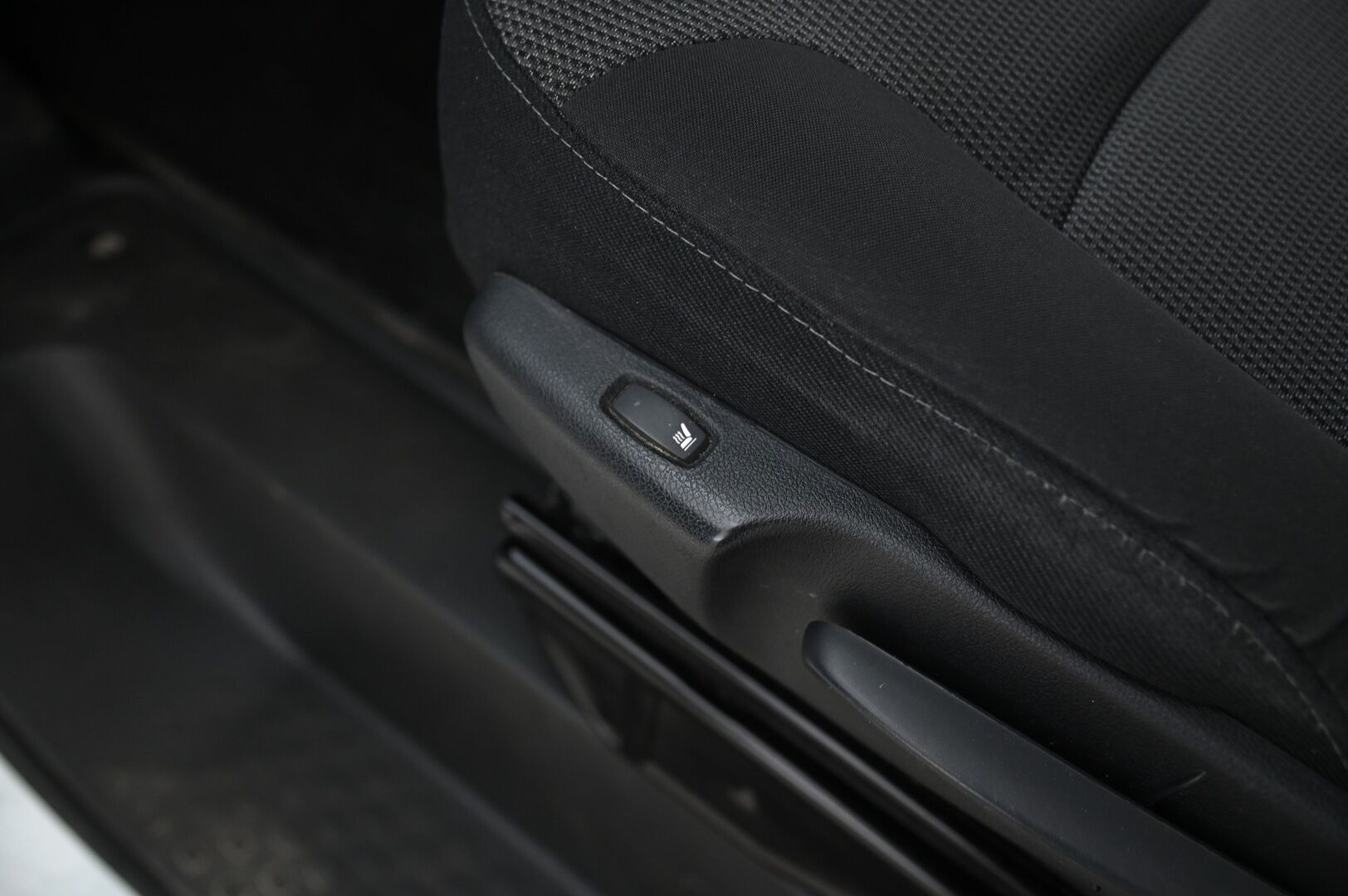 Renault Trafic 2020 dCi 145 L2H1 Automaatti *Webasto / Vetokoukku* - *Suomi-auto / Facelift / Juuri tullut* - HULLUT JOULUT KORKOTARJOUS 2,49% 