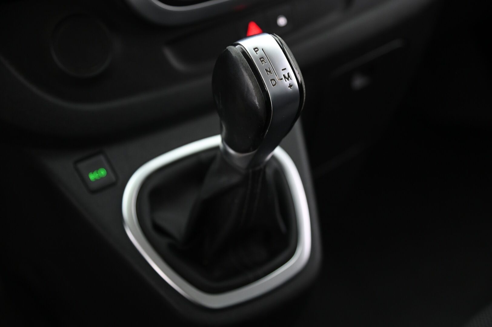 Renault Trafic 2020 dCi 145 L2H1 Automaatti *Webasto / Vetokoukku* - *Suomi-auto / Facelift / Juuri tullut* - HULLUT JOULUT KORKOTARJOUS 2,49% 