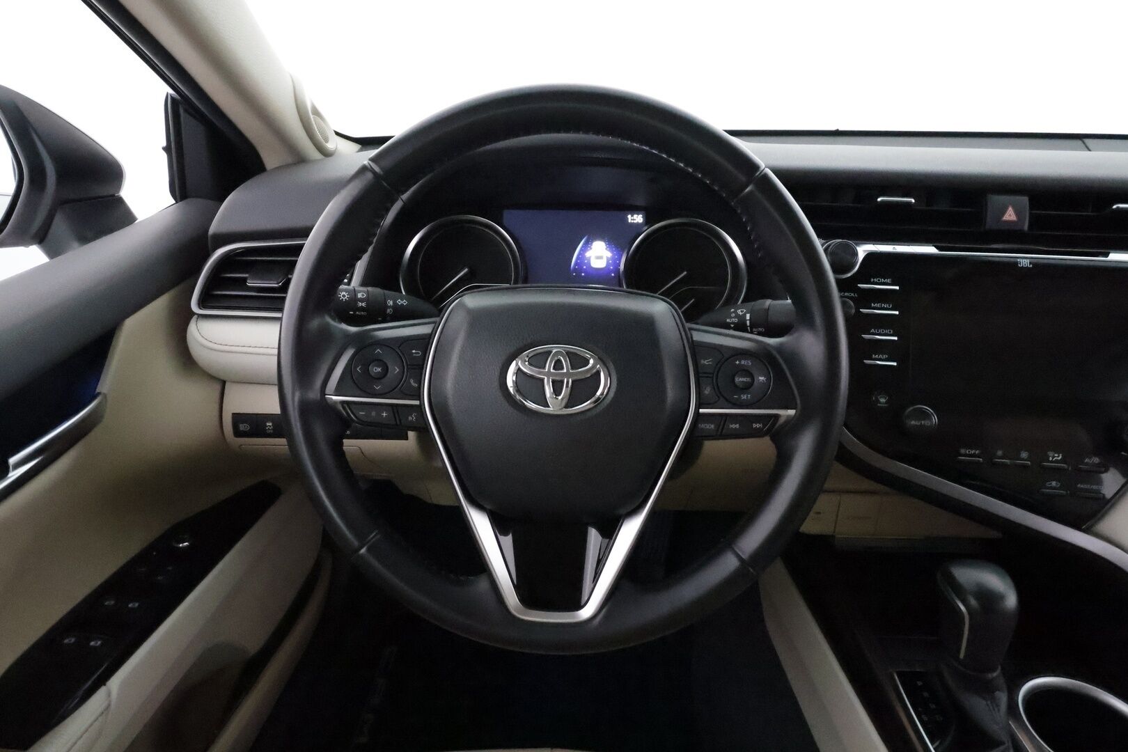 Toyota Camry 2020 2,5 Hybrid Premium **Webasto / HUD / ACC / JBL / LED / P.kamera / Nahkaverhoilu / Kaistavahti / Navi / KeylessGO - Huippu varusteet! / Kahdet Renkaat Toyotan alumiinivantein! / Suomi-auto