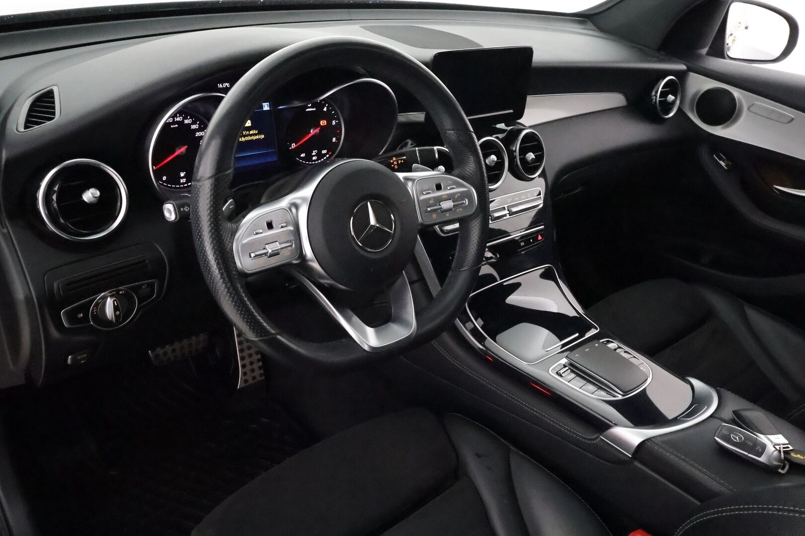 Mercedes-Benz GLC 2020 300 d 4MATIC A Business Coupé AMG **1.Om Suomi-auto / Lasikattoluukku / LED-High Performance / Sporttipenkit / P.Kamera** - 3,99 % KORKOTARJOUS TÄHÄN AUTOON - AC / Vakkari / 2x Renkaat