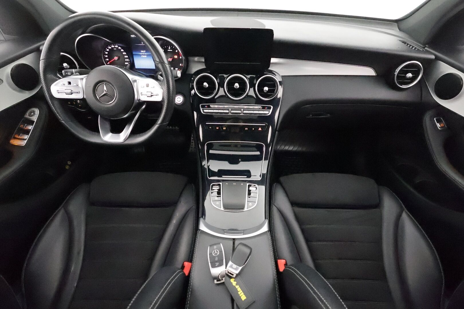 Mercedes-Benz GLC 2020 300 d 4MATIC A Business Coupé AMG **1.Om Suomi-auto / Lasikattoluukku / LED-High Performance / Sporttipenkit / P.Kamera** - 3,99 % KORKOTARJOUS TÄHÄN AUTOON - AC / Vakkari / 2x Renkaat