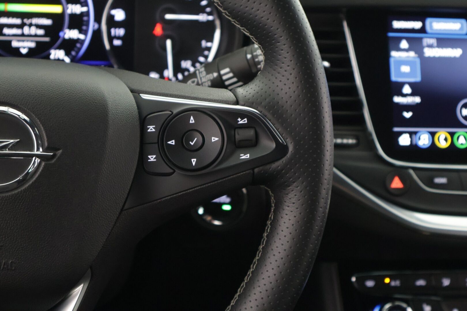 Opel Astra 2020 5-ov Innovation Plus 145 Turbo A - *2-Omistaja / Merkkihuollettu / Peruutuskamera / Keyless / Carplay / Ratinlämmitin / Adaptiivinen Vakionopeudensäädin *