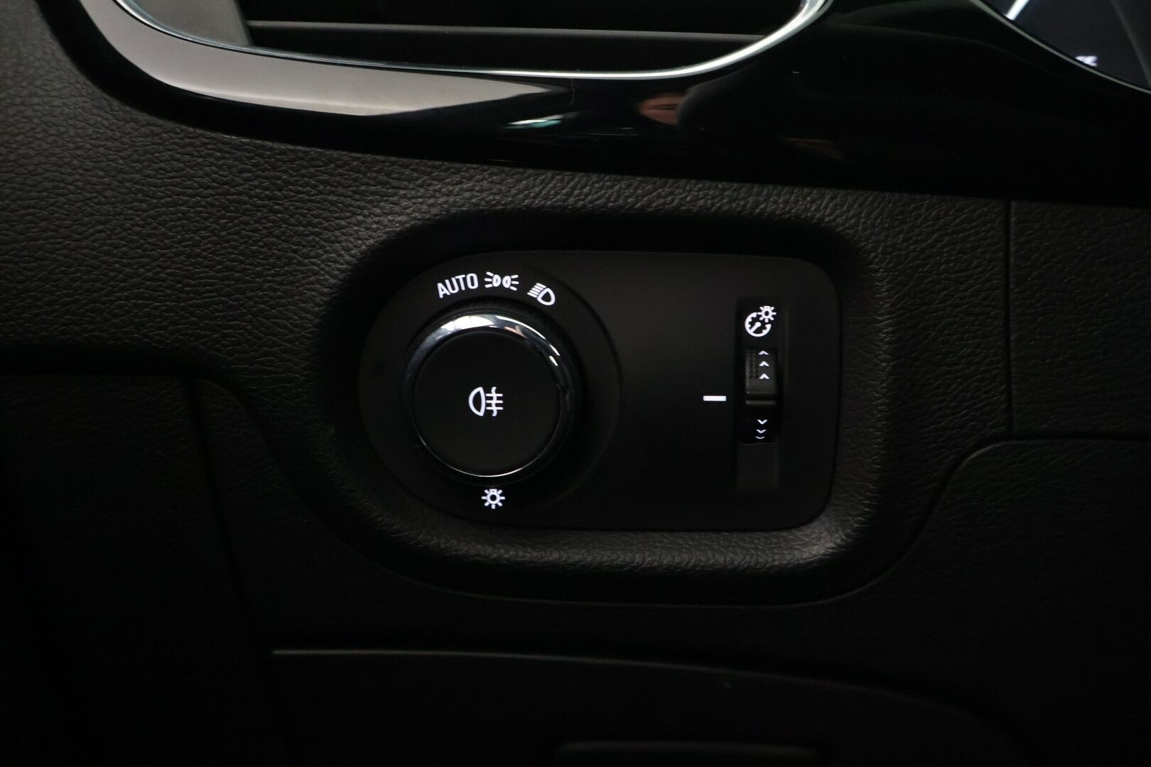 Opel Astra 2020 5-ov Innovation Plus 145 Turbo A - *2-Omistaja / Merkkihuollettu / Peruutuskamera / Keyless / Carplay / Ratinlämmitin / Adaptiivinen Vakionopeudensäädin *