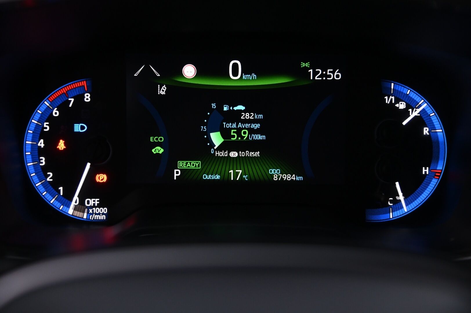 Toyota Corolla 2019 Touring Sports 2,0 Hybrid Style *2.Om. Suomi-Auto / Merkkiliikkeen huoltokirja / Navi / P-Kamera / Tutkat - *Juuri saapunut! / Vakkari / Nahka-Alcantara / Ratinlämmitys / S-luukku / 2X Renkaat