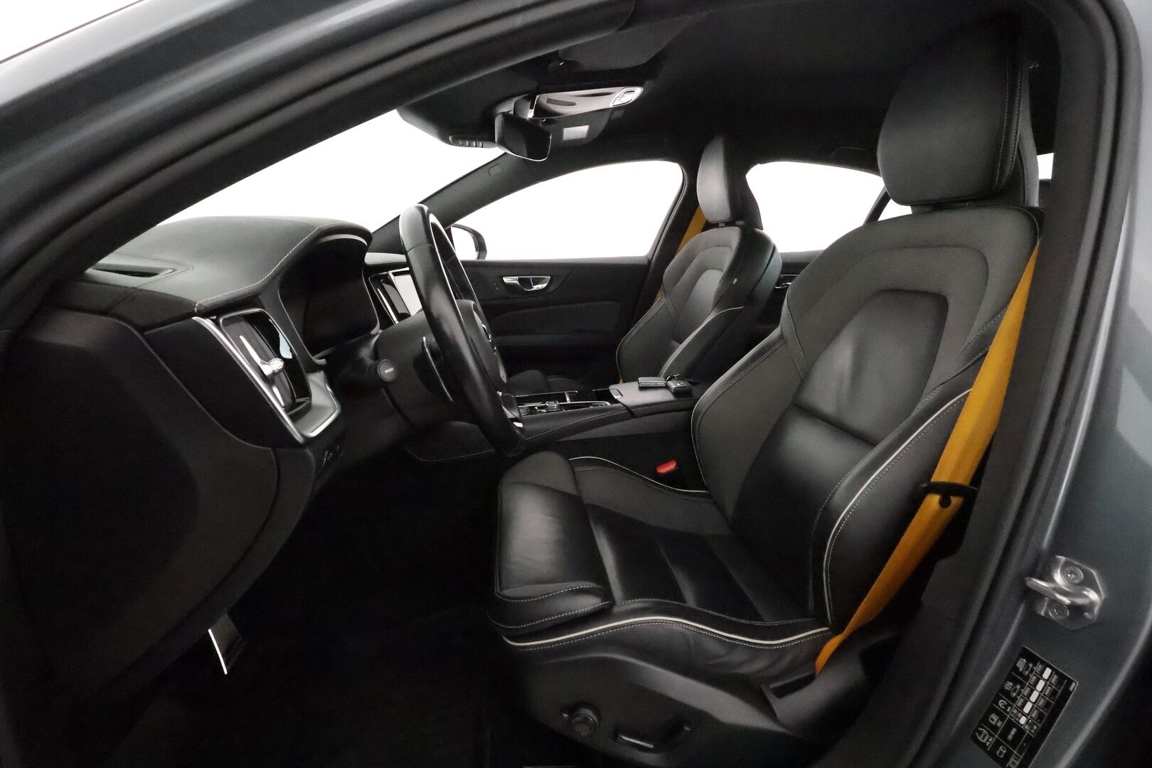 Volvo S60 2020 T8 TwE AWD Polestar Enginered aut **Adapt.vakkari / HUD / H&K / Muistipenkki / 360° / Full LED** - 3,99 % KORKOTARJOUS TÄHÄN AUTOON 31.8. ASTI! - 1.Om Suomi-auto / Merkkihuollettu / Kahdet renkaat aluvanteilla / Sporttipenkit / Penkinlämmittimet takana / BLIS / KeylessGo