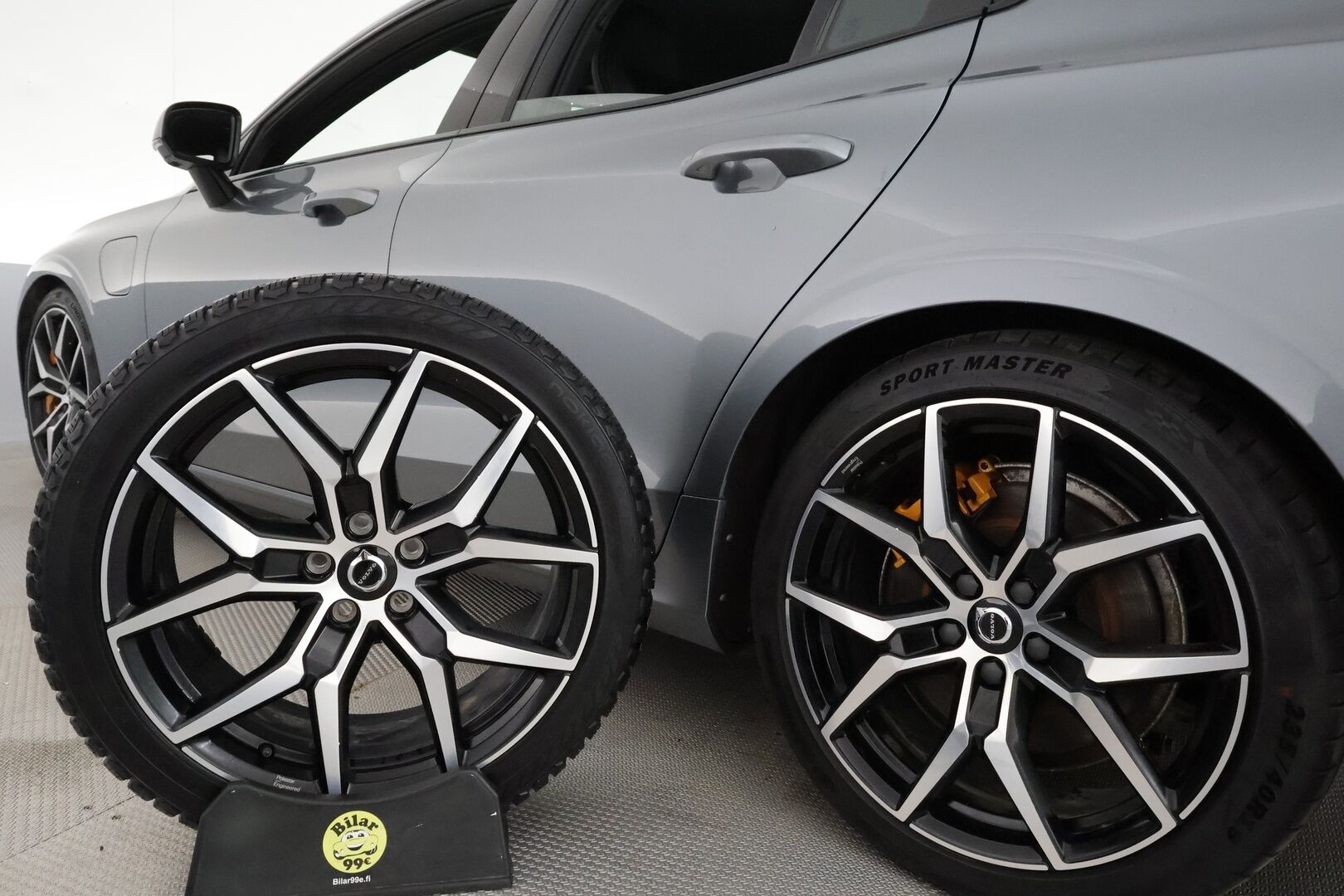 Volvo S60 2020 T8 TwE AWD Polestar Enginered aut **Adapt.vakkari / HUD / H&K / Muistipenkki / 360° / Full LED** - 3,99 % KORKOTARJOUS TÄHÄN AUTOON 31.8. ASTI! - 1.Om Suomi-auto / Merkkihuollettu / Kahdet renkaat aluvanteilla / Sporttipenkit / Penkinlämmittimet takana / BLIS / KeylessGo