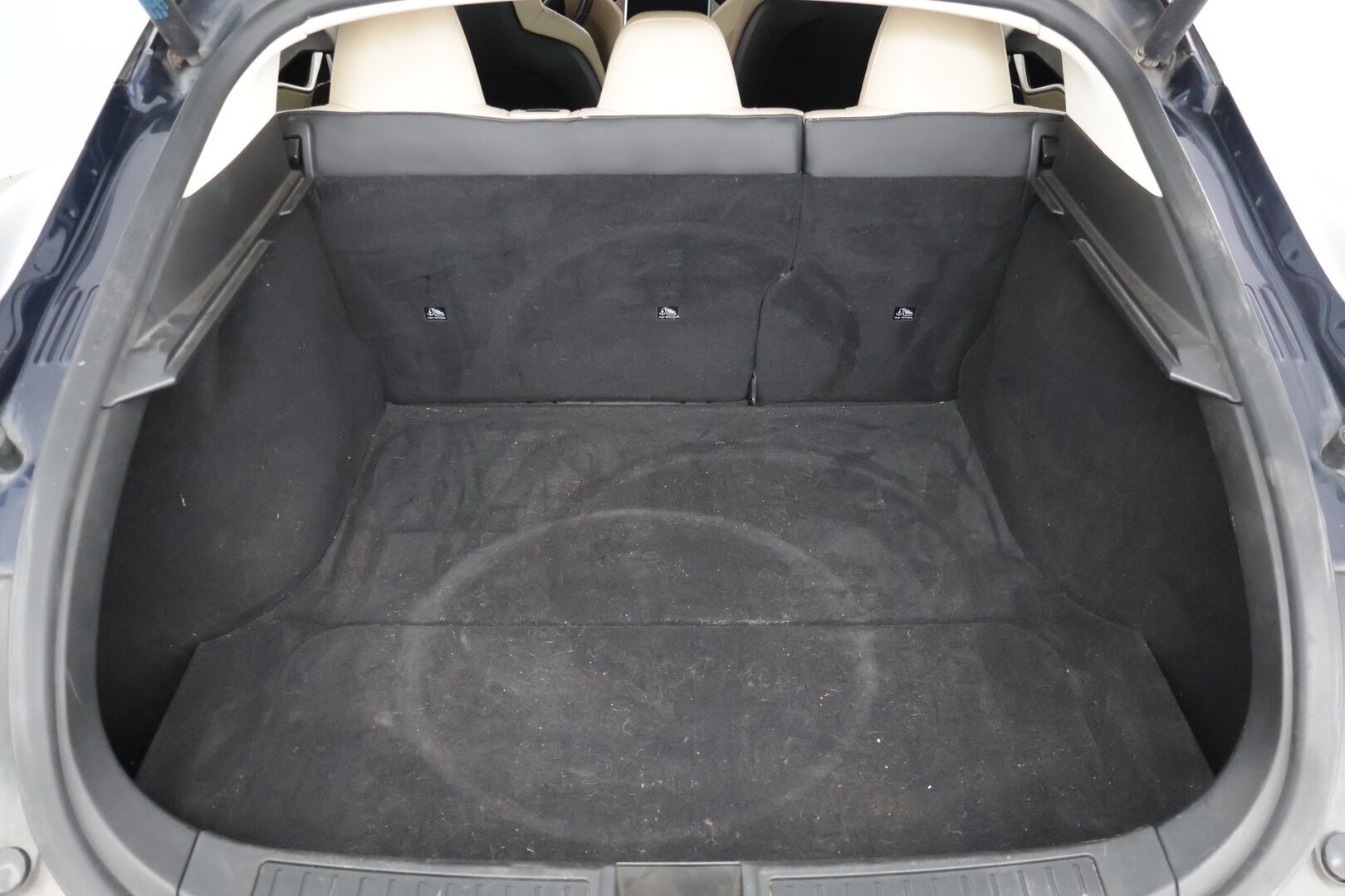 Tesla Model S 2014 Model S * MYYDÄÄN HUUTOKAUPOISSA * - Hieno yksilö eniten tarjoavalle! ILMAISET SUPERIT!!