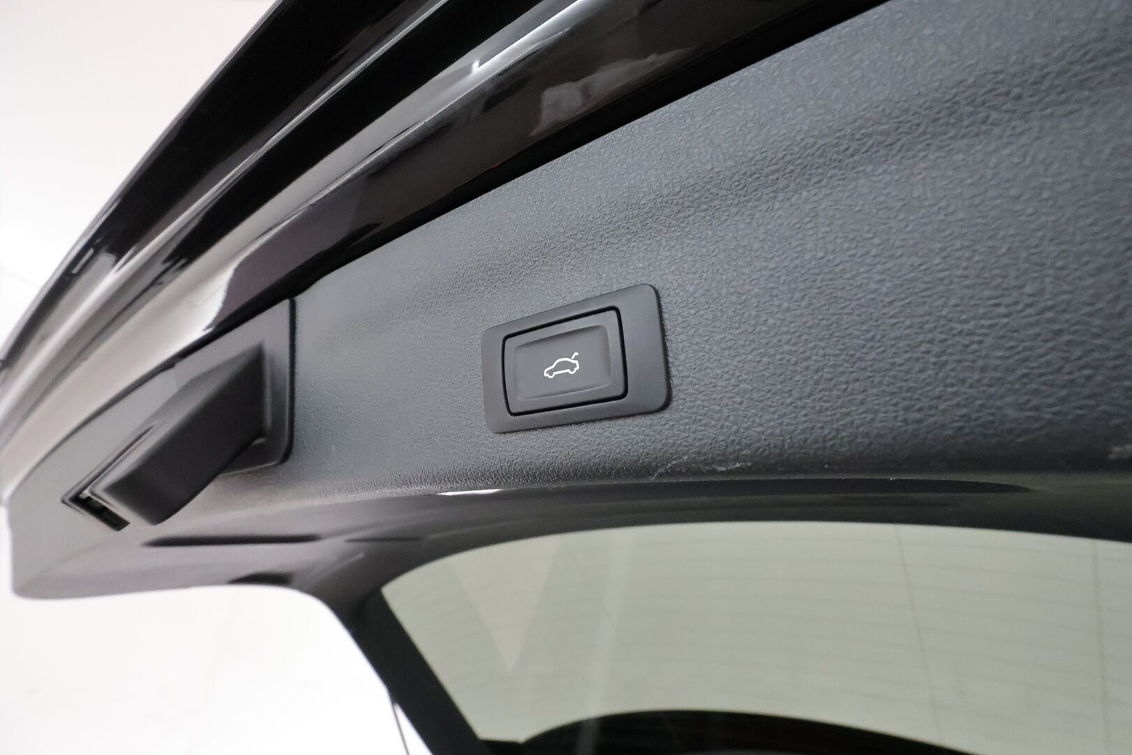 Audi A6 2020 Avant Business 35 TDI MHEV S tronic **Webasto / Koukku / Matrix-LED / 360° / Nahkaverhoilu / Navi / Kaistavahti** - 1-om Suomi-auto / Kahdet Renkaat