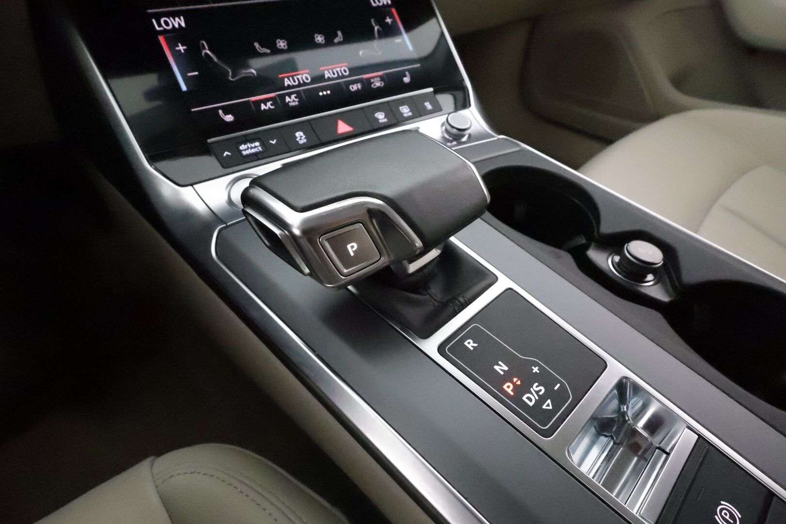 Audi A6 2020 Avant Business 35 TDI MHEV S tronic **Webasto / Koukku / Matrix-LED / 360° / Nahkaverhoilu / Navi / Kaistavahti** - 1-om Suomi-auto / Kahdet Renkaat