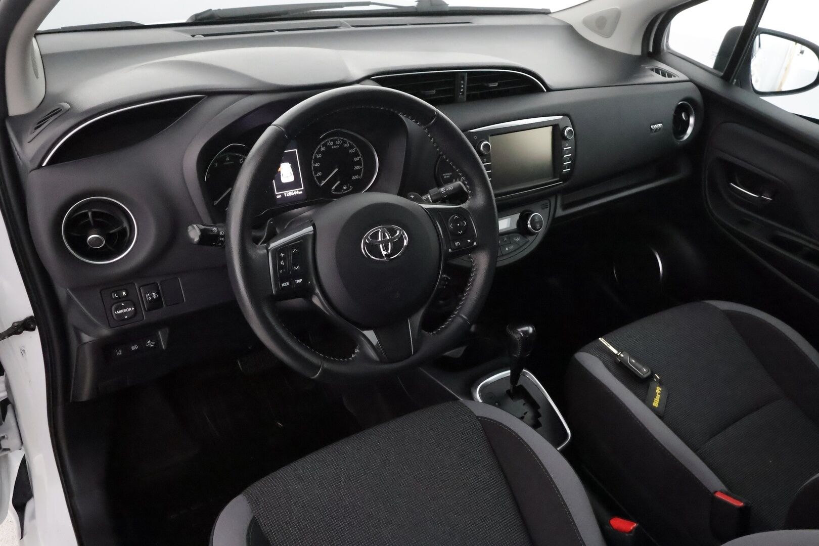 Toyota Yaris 2020 1,5 Dual VVT-i Y20 Edition **1-om. Suomi-auto / Navi / P-kamera / Vakkari / Kaistavahti**