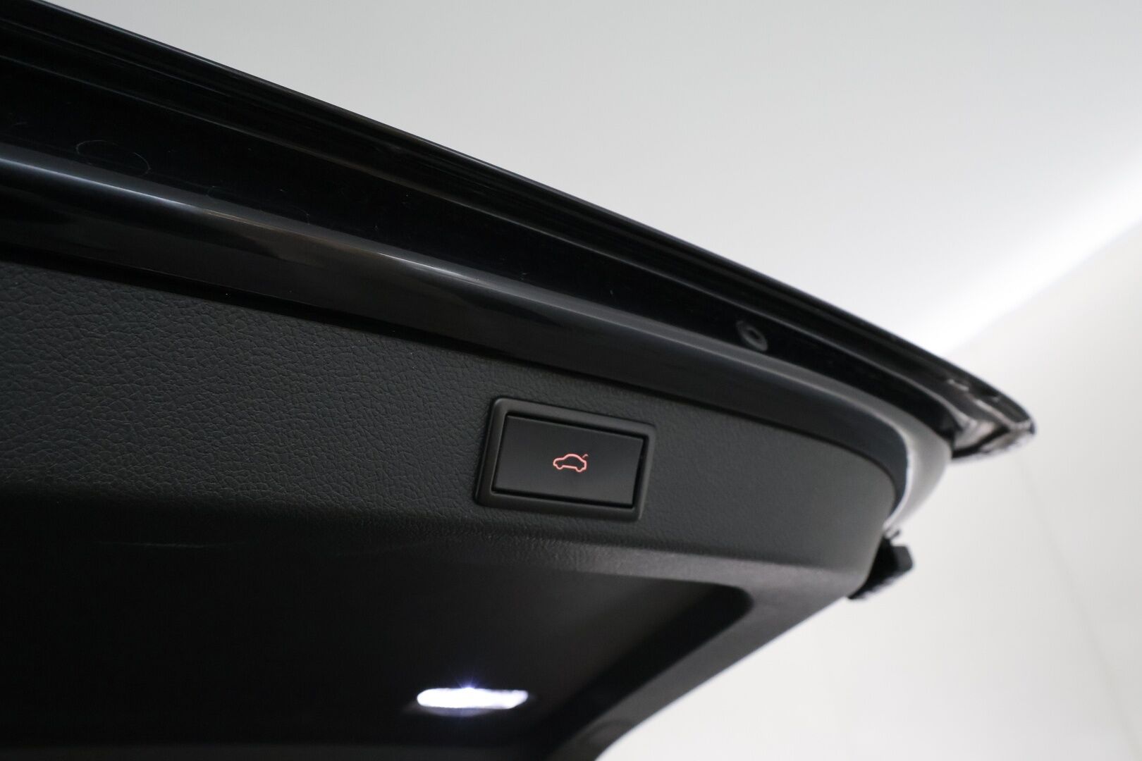 Skoda Superb 2020 Combi 1,4 TSI PHEV L&K iV DSG **Panorama / Adapt.Vakkari / Matrix-LED / 360° / Hierova Muistipenkki / Webasto / Navi** - Suomi-auto / 2x Latauskaapelit / Kahdet Renkaat