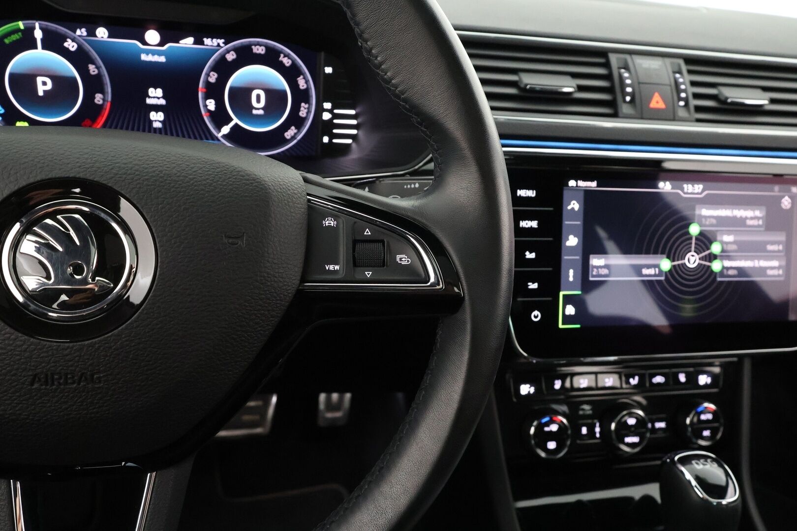 Skoda Superb 2020 Combi 1,4 TSI PHEV L&K iV DSG **Panorama / Adapt.Vakkari / Matrix-LED / 360° / Hierova Muistipenkki / Webasto / Navi** - Suomi-auto / 2x Latauskaapelit / Kahdet Renkaat