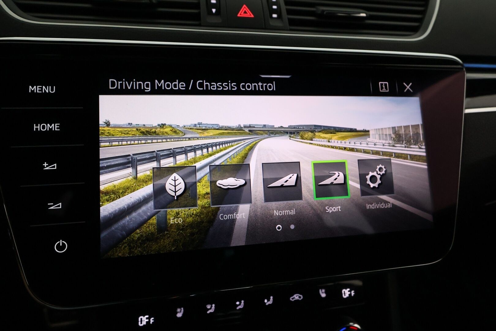 Skoda Superb 2020 Combi 1,4 TSI PHEV L&K iV DSG **Panorama / Adapt.Vakkari / Matrix-LED / 360° / Hierova Muistipenkki / Webasto / Navi** - Suomi-auto / 2x Latauskaapelit / Kahdet Renkaat