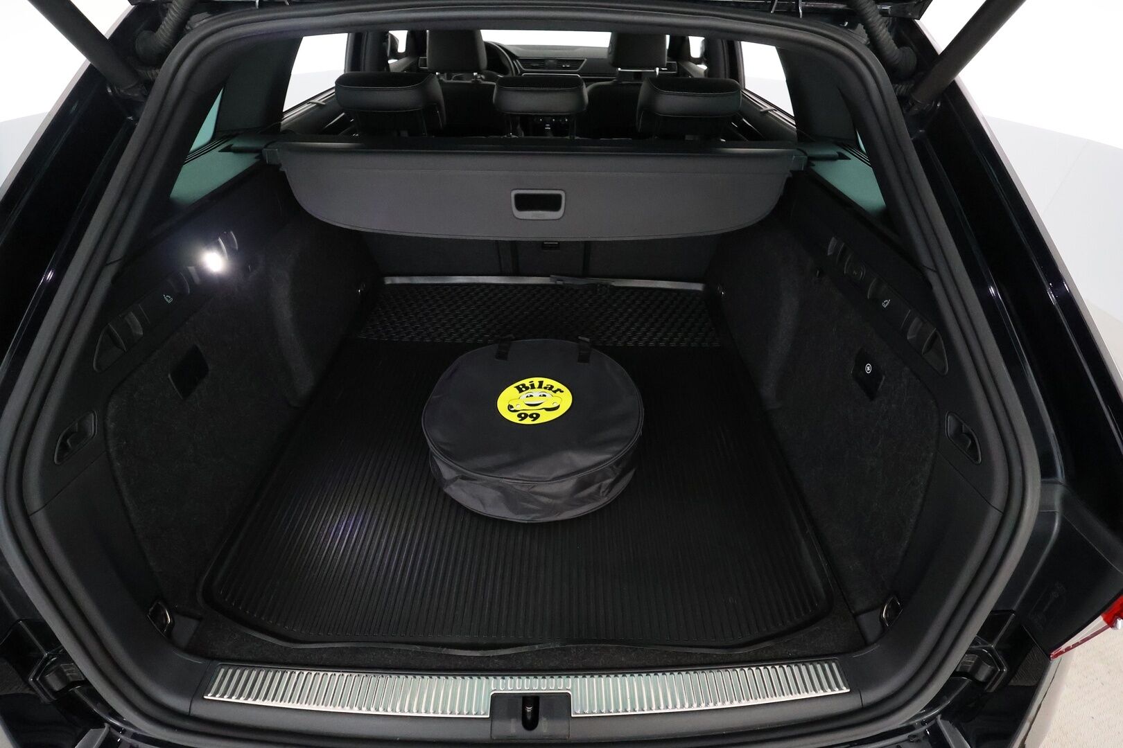 Skoda Superb 2020 Combi 1,4 TSI PHEV L&K iV DSG **Panorama / Adapt.Vakkari / Matrix-LED / 360° / Hierova Muistipenkki / Webasto / Navi** - Suomi-auto / 2x Latauskaapelit / Kahdet Renkaat