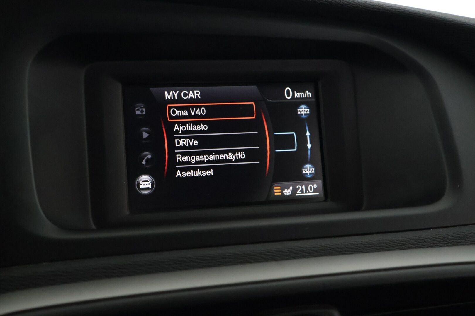 Volvo V40 2017 T3 Business aut * Webasto / Tutkat takana / Vetokoukku * - Upea huoltohistoria / Kummatkin renkaat ajokuntoiset / Maalipinta siisti! *