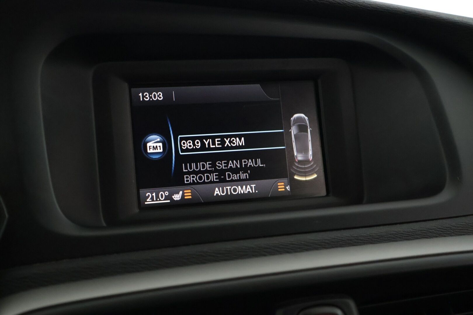 Volvo V40 2017 T3 Business aut * Webasto / Tutkat takana / Vetokoukku * - Upea huoltohistoria / Kummatkin renkaat ajokuntoiset / Maalipinta siisti! *
