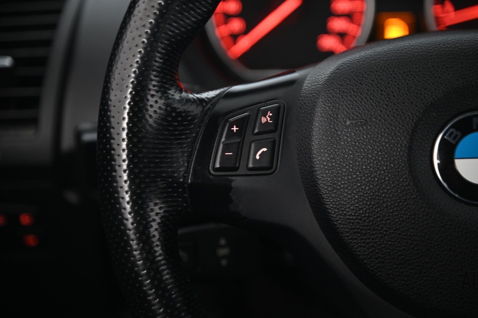 BMW 120 2011 E82 Coupe LCI M-sport *Ketju vaihdettu / Webasto / Navi / Muistipenkki* - *2x Renkaat / Juuri saapunut!* - HULLU BLACKWEEK KORKOTARJOUS 2,49%