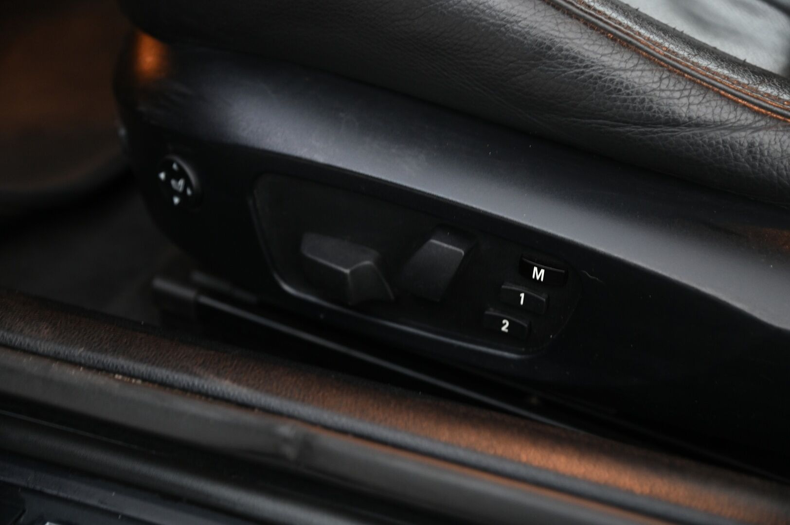 BMW 120 2011 E82 Coupe LCI M-sport *Ketju vaihdettu / Webasto / Navi / Muistipenkki* - *2x Renkaat / Juuri saapunut!* - HULLU BLACKWEEK KORKOTARJOUS 2,49%