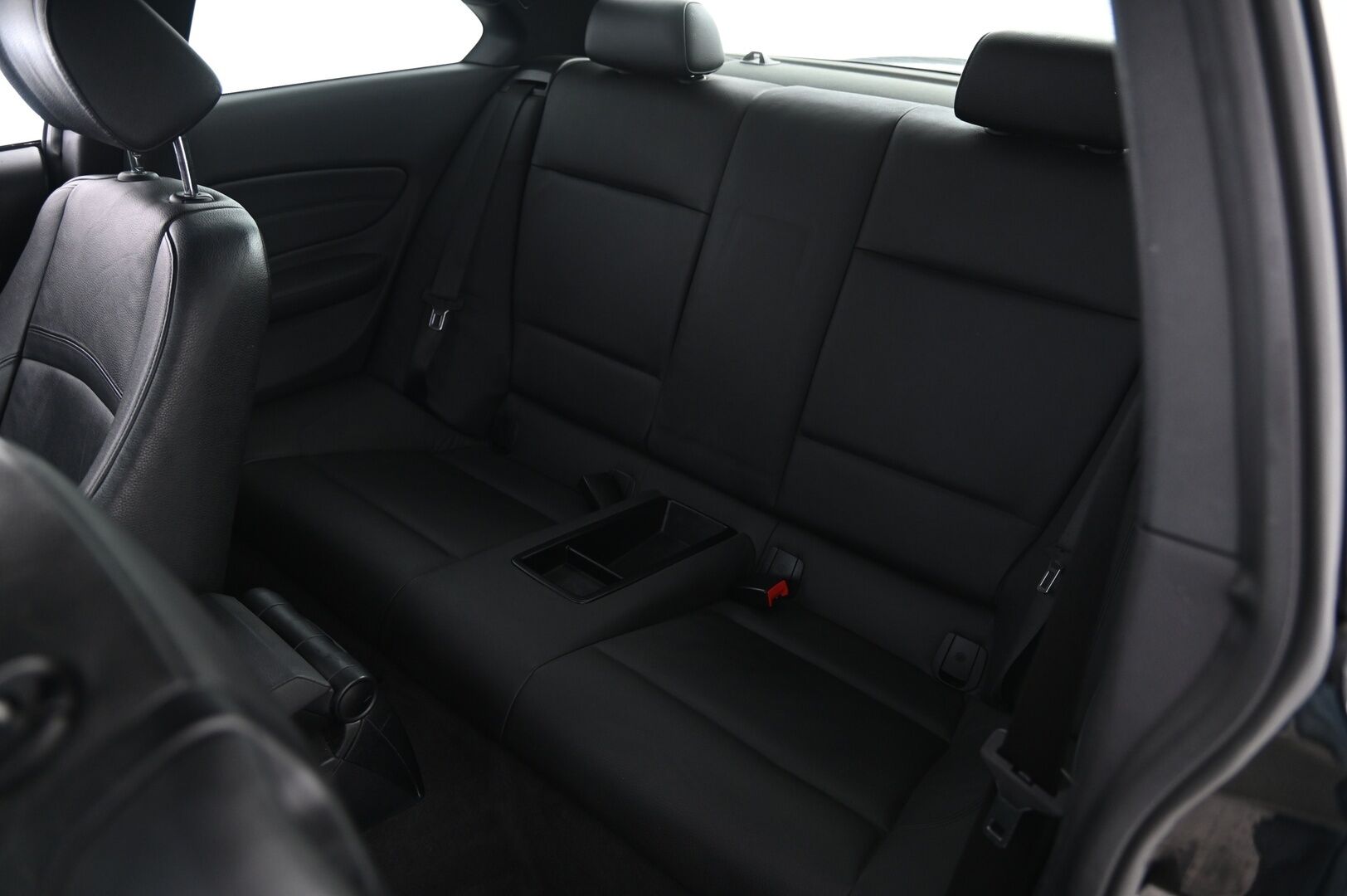 BMW 120 2011 E82 Coupe LCI M-sport *Ketju vaihdettu / Webasto / Navi / Muistipenkki* - *2x Renkaat / Juuri saapunut!* - HULLU BLACKWEEK KORKOTARJOUS 2,49%