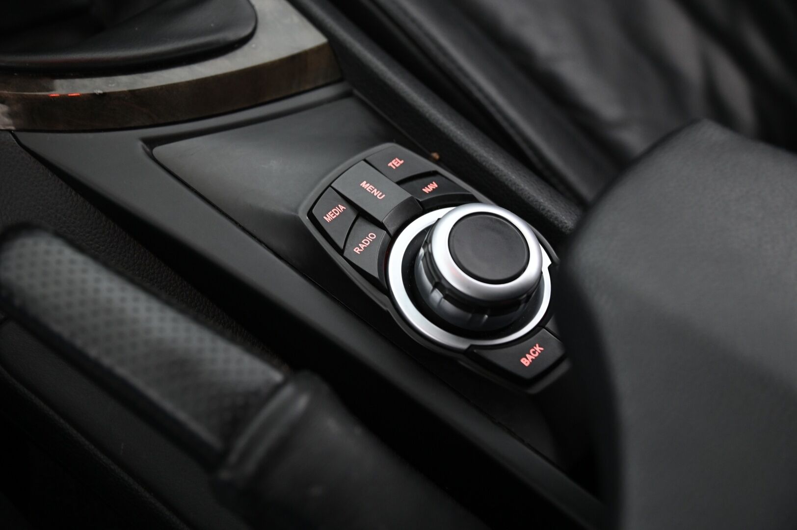 BMW 120 2011 E82 Coupe LCI M-sport *Ketju vaihdettu / Webasto / Navi / Muistipenkki* - *2x Renkaat / Juuri saapunut!* - HULLU BLACKWEEK KORKOTARJOUS 2,49%