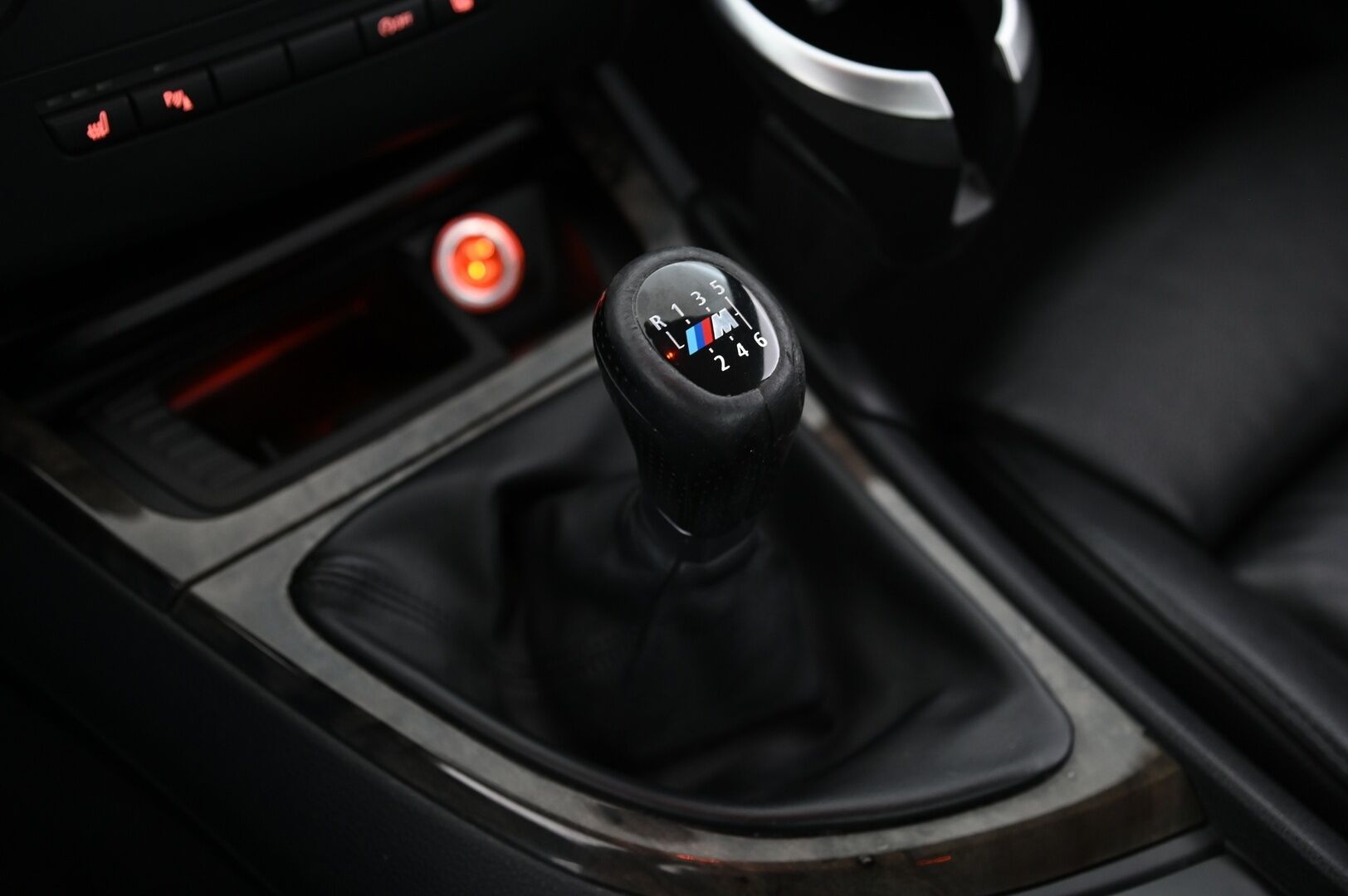 BMW 120 2011 E82 Coupe LCI M-sport *Ketju vaihdettu / Webasto / Navi / Muistipenkki* - *2x Renkaat / Juuri saapunut!* - HULLU BLACKWEEK KORKOTARJOUS 2,49%