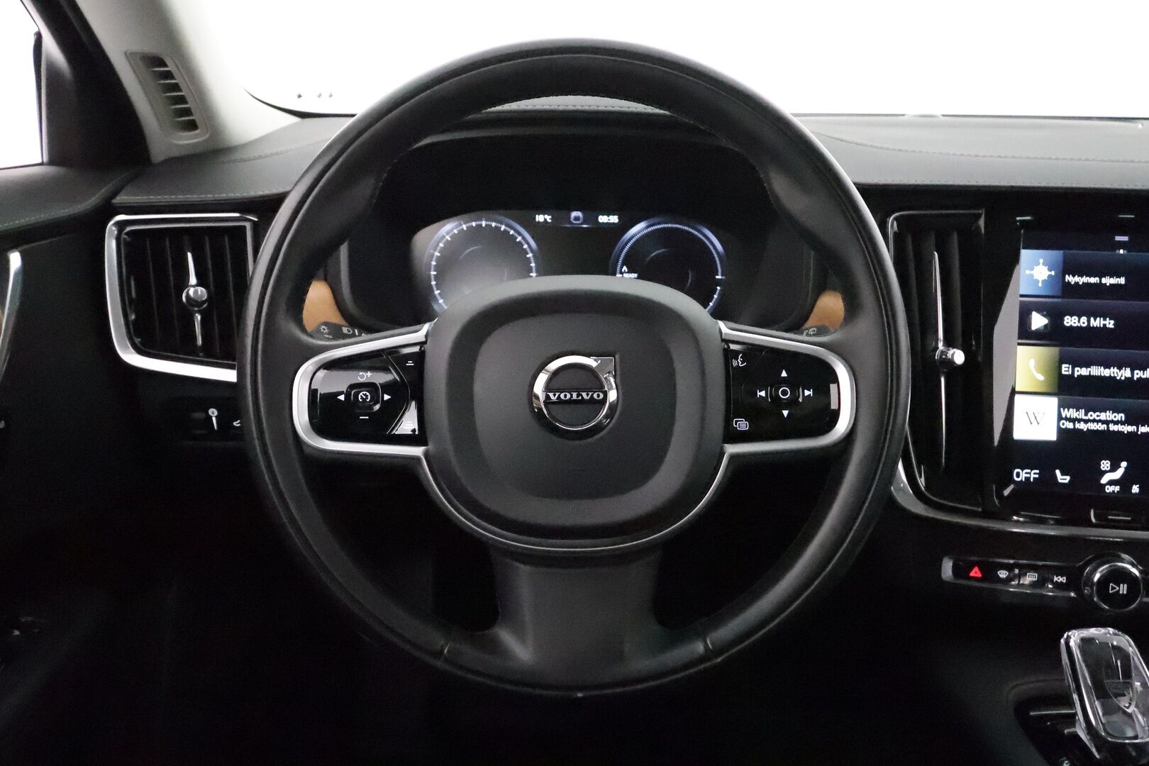 Volvo V90 2020 T8 AWD Inscription **Adapt.vakkari / Koukku / Full LED / Muistipenkki / Nahat / P.kamera / Webasto / KeylessGo** - Suomi-auto / Merkkihuollettu / Penkinlämmittimet takana / Digimittaristo / BLIS