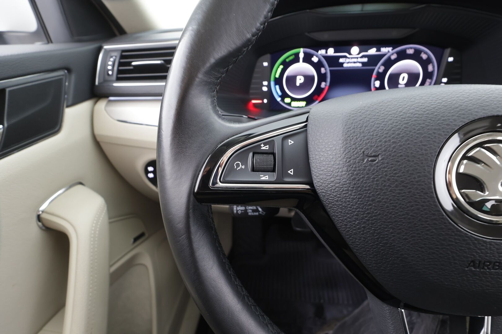 Skoda Superb 2020 1,4 TSI PHEV Style iV DSG Autom. - | ACC | Webasto | Koukku | Skoda crystal Matrix-LED | Muistipenkki | P.Kamera | Puolinahat | Keyless | Suomi-auto | 