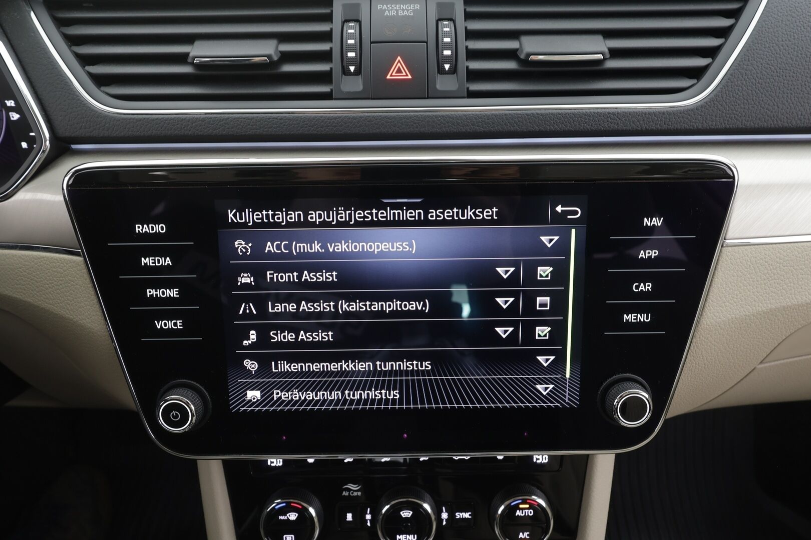 Skoda Superb 2020 1,4 TSI PHEV Style iV DSG Autom. - | ACC | Webasto | Koukku | Skoda crystal Matrix-LED | Muistipenkki | P.Kamera | Puolinahat | Keyless | Suomi-auto | 