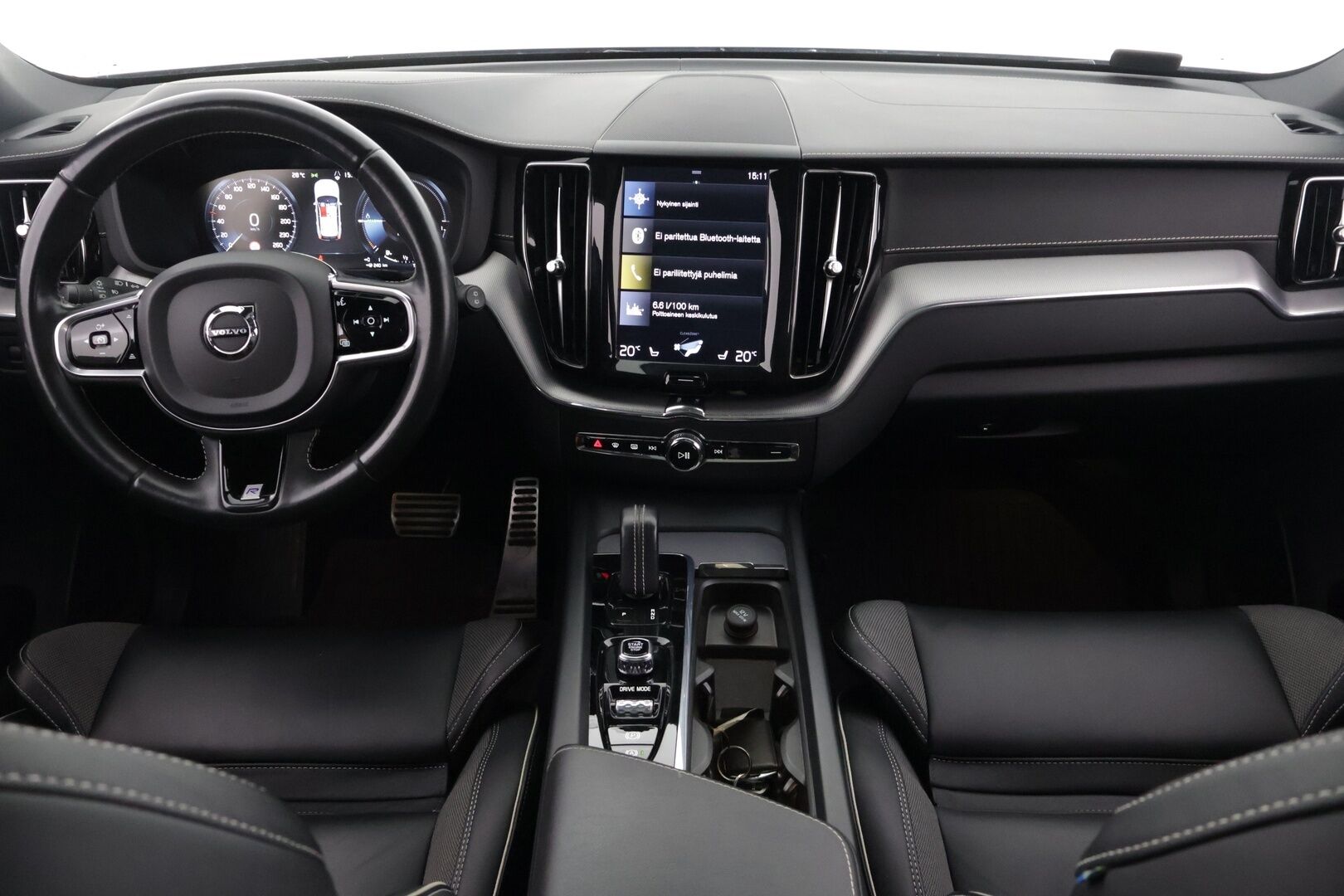 Volvo XC60 2020 T8 TwE AWD R-Design aut * R-Design / Pilot Assist / LED / Panoraama / 360° kamera / Koukku * - 3,99 % KORKOTARJOUS TÄHÄN AUTOON - *Suomi-auto / Tilava ja käytännöllinen / Pienet kustannukset*