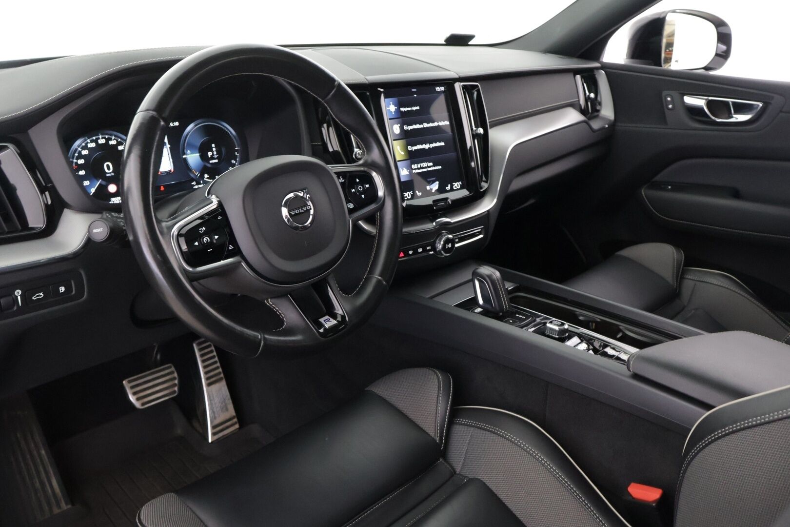 Volvo XC60 2020 T8 TwE AWD R-Design aut * R-Design / Pilot Assist / LED / Panoraama / 360° kamera / Koukku * - 3,99 % KORKOTARJOUS TÄHÄN AUTOON - *Suomi-auto / Tilava ja käytännöllinen / Pienet kustannukset*