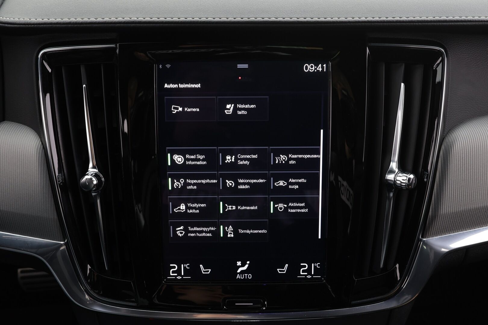 Volvo V90 2020 D4 AWD R-Design aut * Webasto / Koukku / ACC / Full-LED / P.Kamera / Sporttipenkki Muistilla / Navi / Kaistavahti * - Suomi-auto / Kahdet renkaat / Merkkihuollettu!