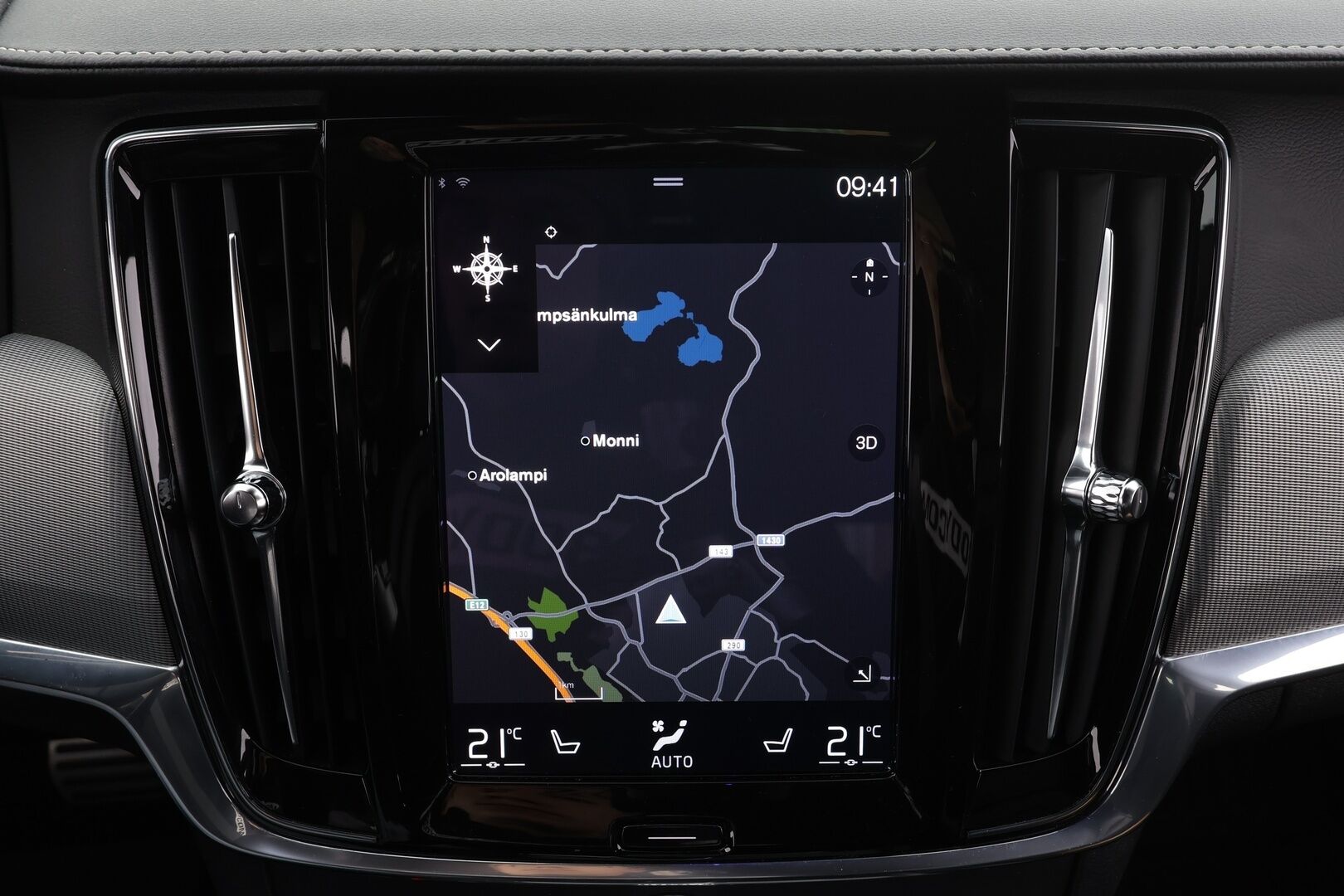 Volvo V90 2020 D4 AWD R-Design aut * Webasto / Koukku / ACC / Full-LED / P.Kamera / Sporttipenkki Muistilla / Navi / Kaistavahti * - Suomi-auto / Kahdet renkaat / Merkkihuollettu!