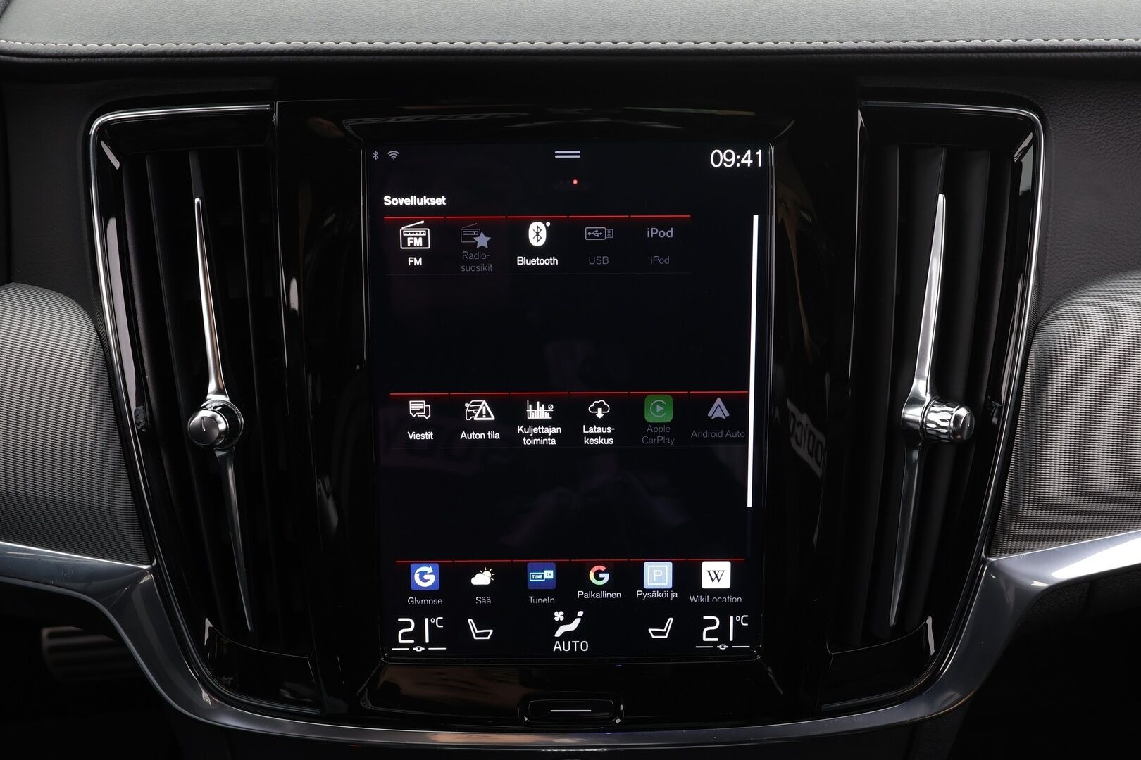 Volvo V90 2020 D4 AWD R-Design aut * Webasto / Koukku / ACC / Full-LED / P.Kamera / Sporttipenkki Muistilla / Navi / Kaistavahti * - Suomi-auto / Kahdet renkaat / Merkkihuollettu!