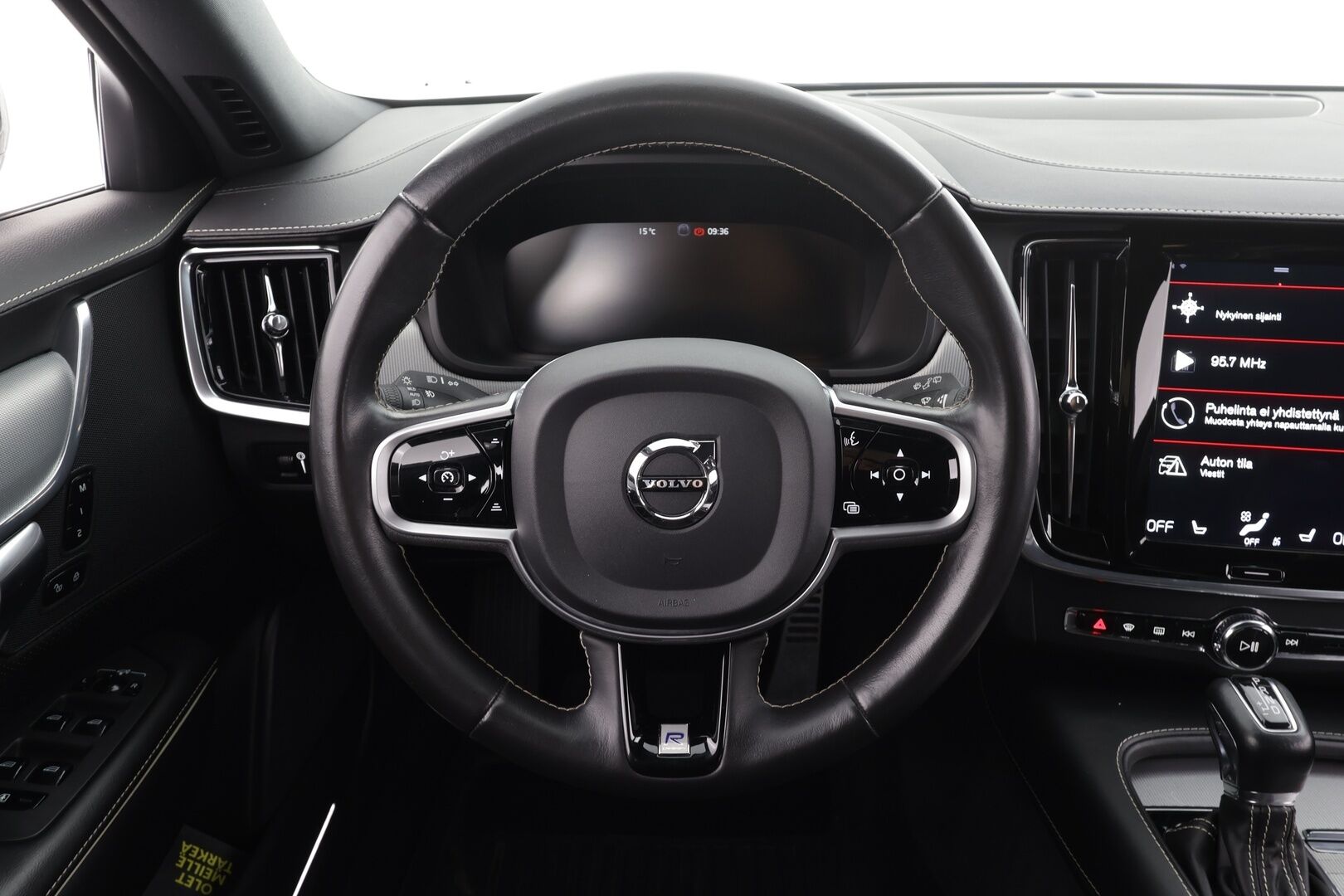 Volvo V90 2020 D4 AWD R-Design aut * Webasto / Koukku / ACC / Full-LED / P.Kamera / Sporttipenkki Muistilla / Navi / Kaistavahti * - Suomi-auto / Kahdet renkaat / Merkkihuollettu!