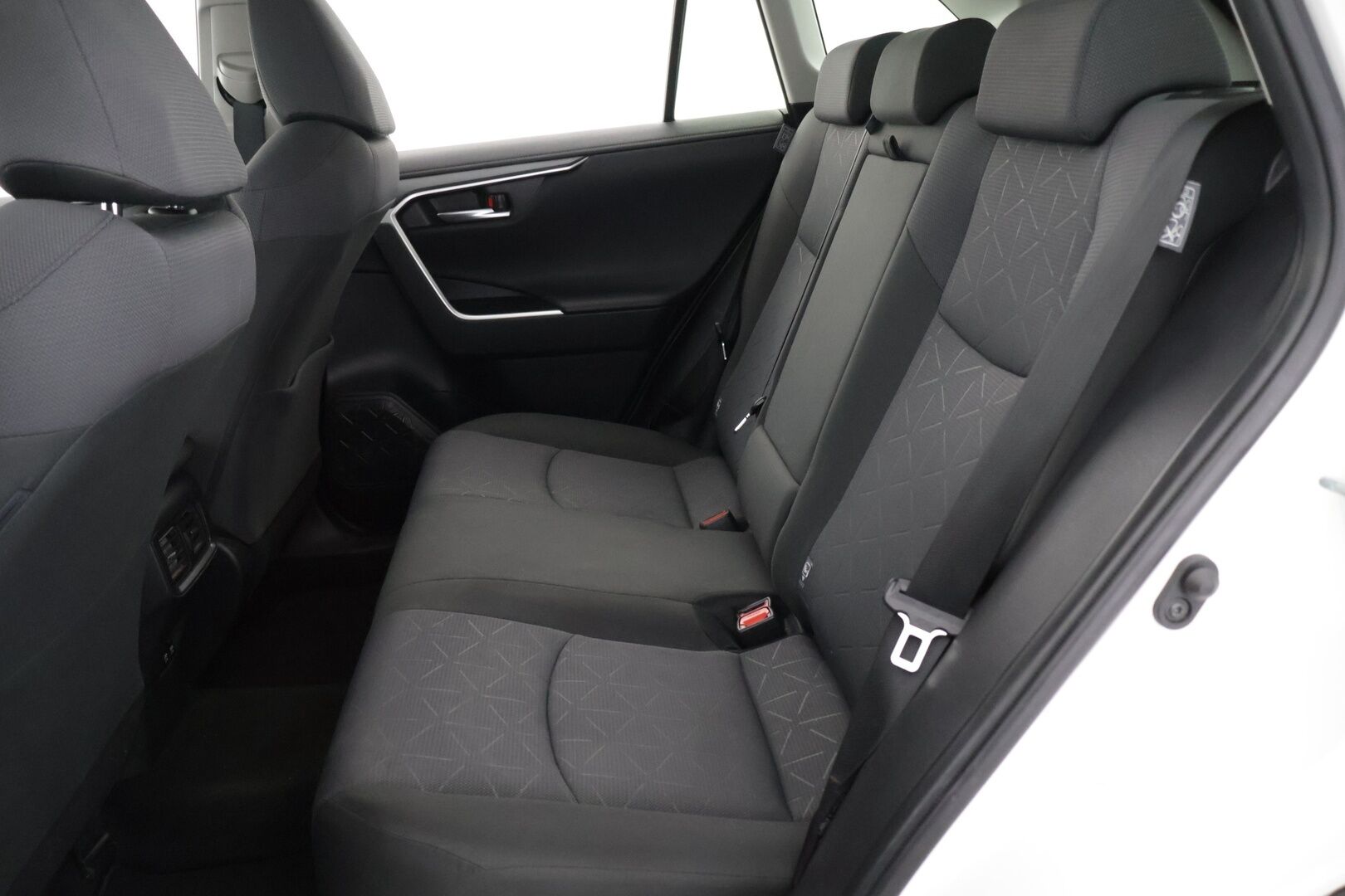 Toyota RAV4 2020 2,0 VVT-iE Active Multidrive S - *ACC | Webasto | Merkkihuollettu | Vetokoukku | P-kamera | Navi | Kaistavahti | KeyLess | Ratinlämmitin | 2x Renkaat | Suomi-auto*