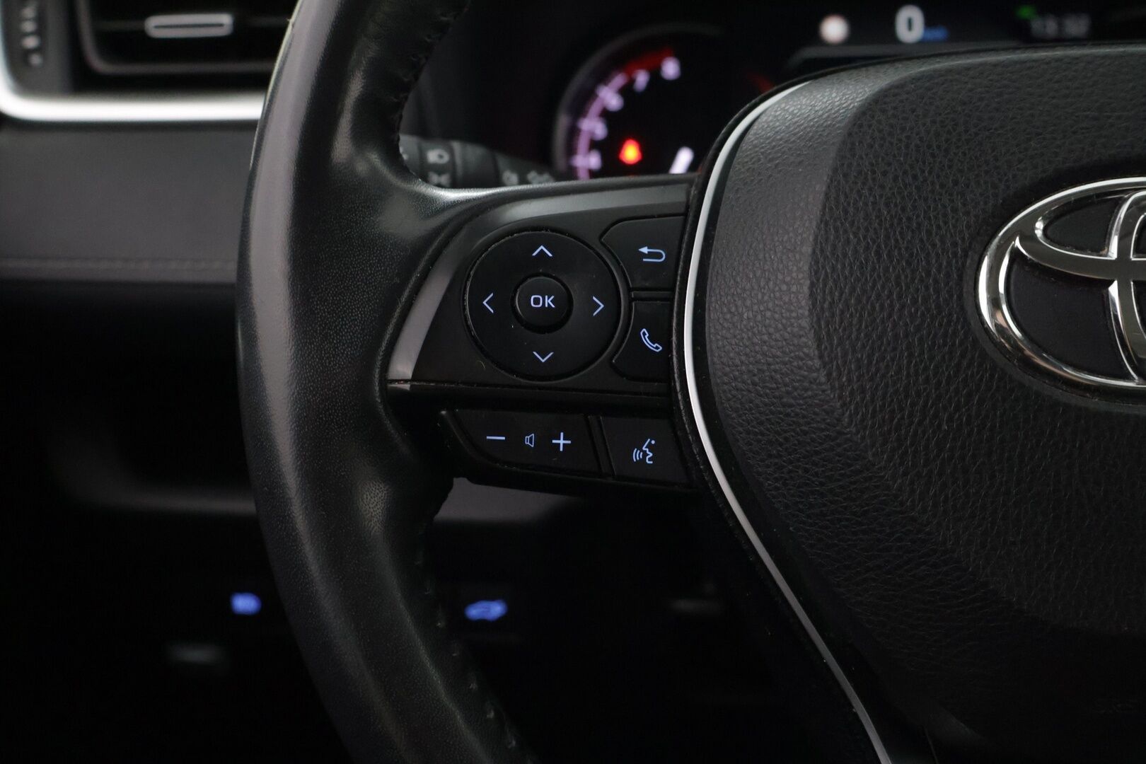 Toyota RAV4 2020 2,0 VVT-iE Active Multidrive S - *ACC | Webasto | Merkkihuollettu | Vetokoukku | P-kamera | Navi | Kaistavahti | KeyLess | Ratinlämmitin | 2x Renkaat | Suomi-auto*