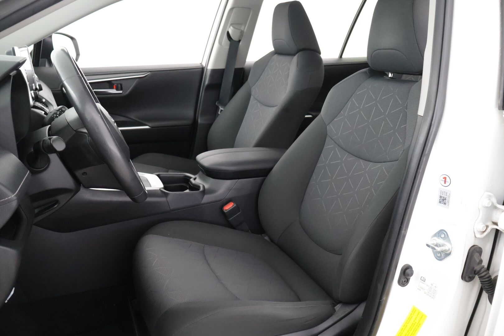 Toyota RAV4 2020 2,0 VVT-iE Active Multidrive S - *ACC | Webasto | Merkkihuollettu | Vetokoukku | P-kamera | Navi | Kaistavahti | KeyLess | Ratinlämmitin | 2x Renkaat | Suomi-auto*