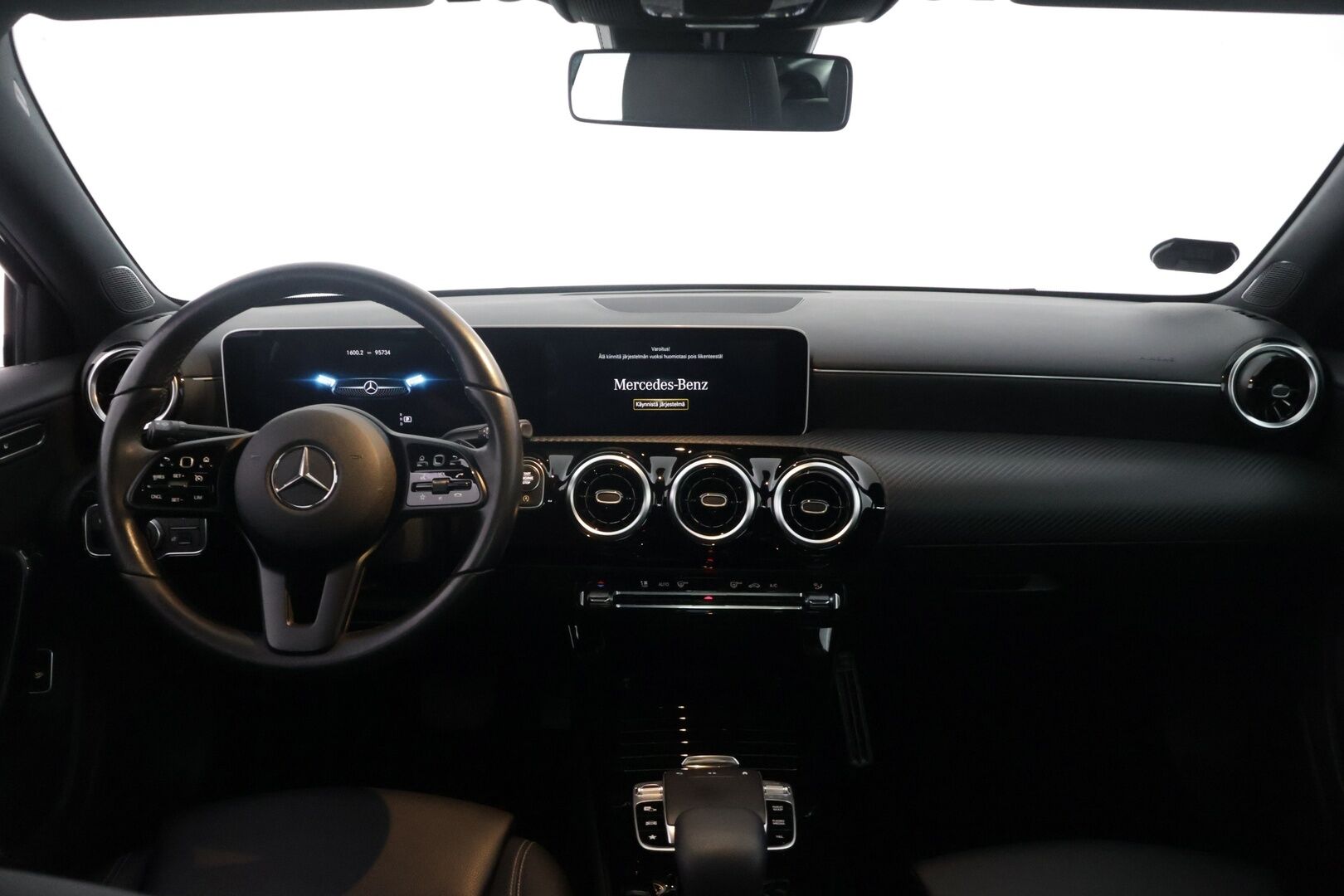 Mercedes-Benz A 2020 180 d A sedan Business Style - 2-om. | Suomi-auto | Koukku | Kamera | Puolinahat | Digimittari | Navigointi | 2x renkaat