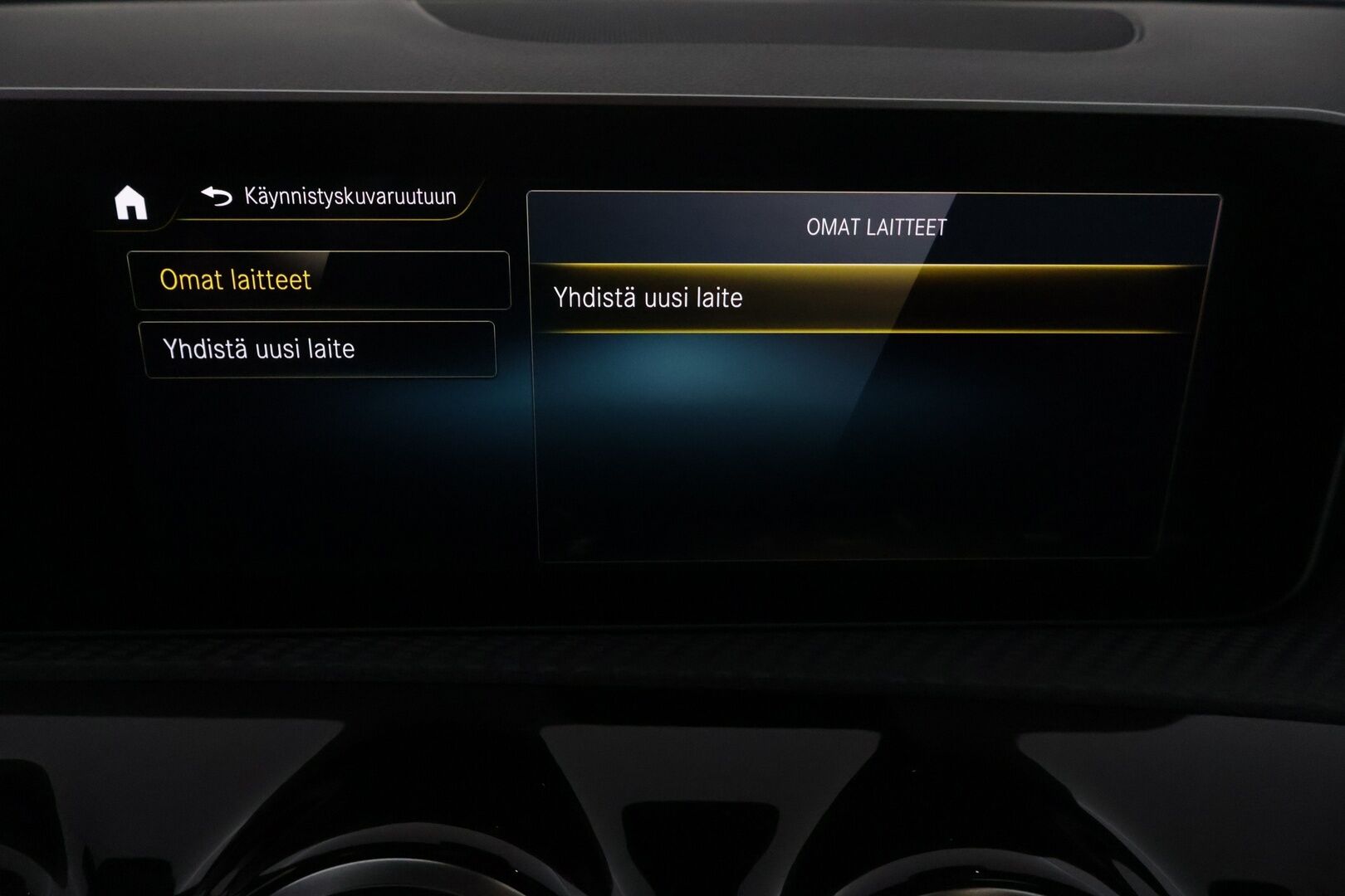 Mercedes-Benz A 2020 180 d A sedan Business Style - 2-om. | Suomi-auto | Koukku | Kamera | Puolinahat | Digimittari | Navigointi | 2x renkaat