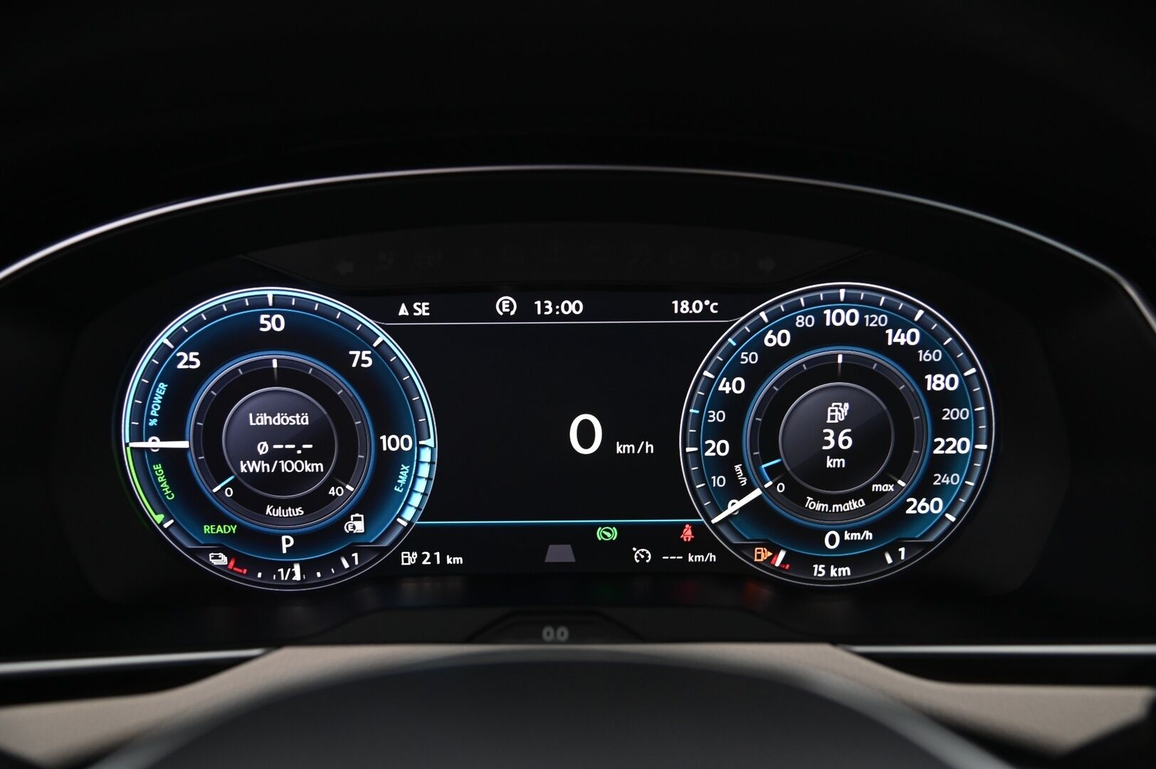 Volkswagen Passat 2017 Variant GTE Plug-In Hybrid 160kW DSG - Adapt vakkari | P*kamera |  Digimittaristo | Vetokoukku | Panorama | Applecarplay | 2x renkaat & vanteet