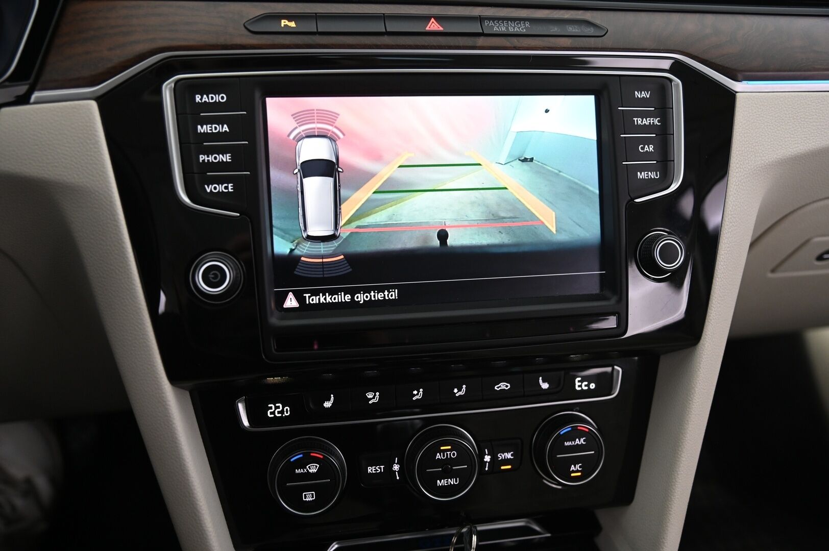 Volkswagen Passat 2017 Variant GTE Plug-In Hybrid 160kW DSG - Adapt vakkari | P*kamera |  Digimittaristo | Vetokoukku | Panorama | Applecarplay | 2x renkaat & vanteet