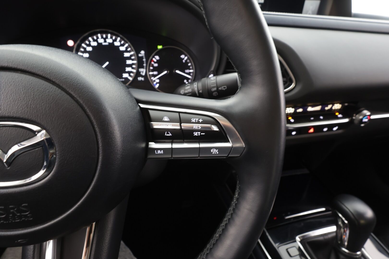 Mazda CX-30 2020 2,0 M Hybrid Skyactiv-X Vision Plus Business AT - | ACC | HUD | Koukku | P.kamera | Keyless | LED | Lämm. ratti | BSM | Apple & Android | Lohko + sisälämmitin | 