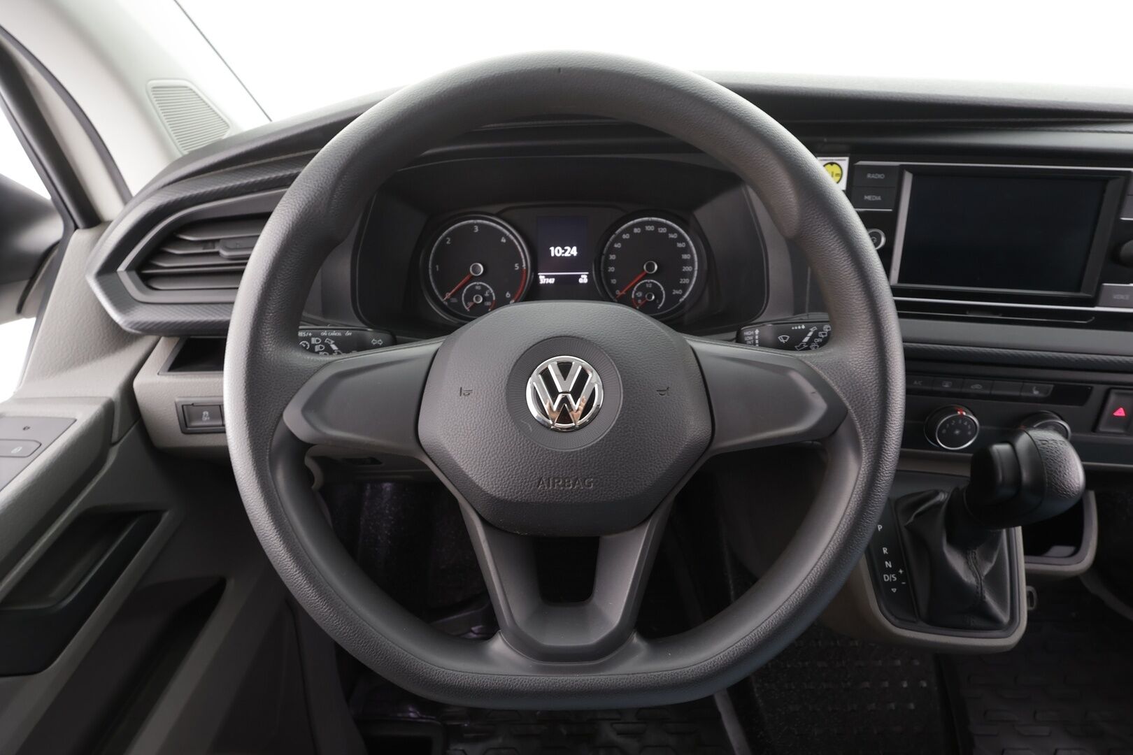 Volkswagen Transporter 2020 umpipakettiauto 2,0 TDI 110 kW DSG 3200Kg - 1.OM Suomi-auto | Webasto | P.kamera | AppConnect | Vakkari | Ilmastointi | Koukku | Kahdet renkaat