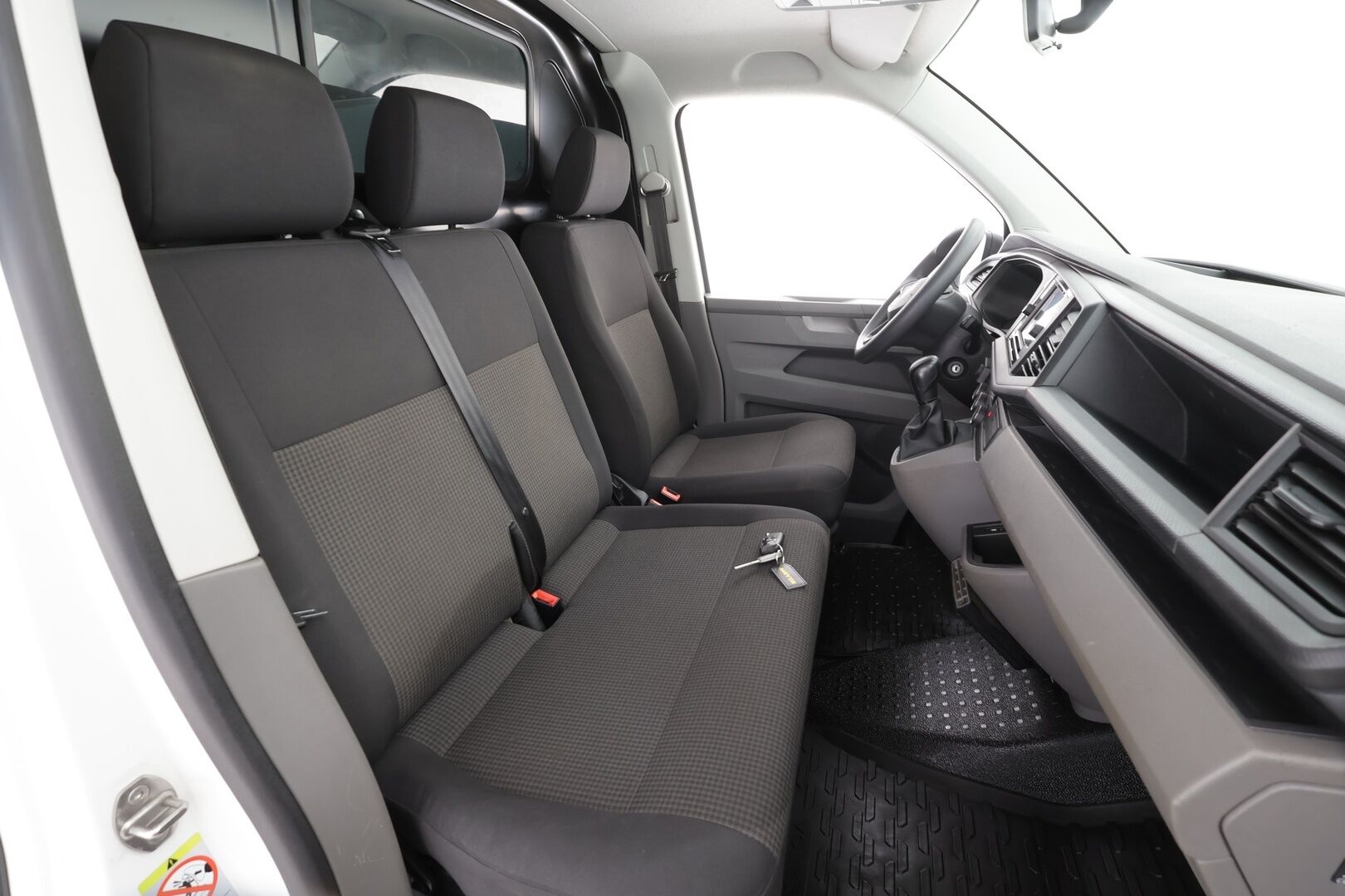 Volkswagen Transporter 2020 umpipakettiauto 2,0 TDI 110 kW DSG 3200Kg - 1.OM Suomi-auto | Webasto | P.kamera | AppConnect | Vakkari | Ilmastointi | Koukku | Kahdet renkaat