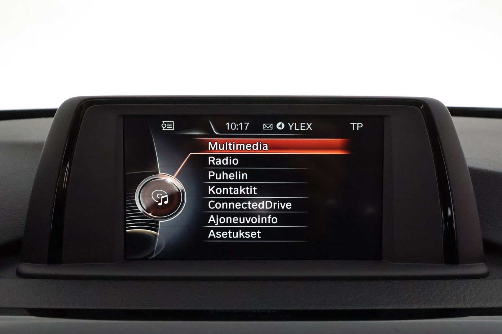BMW 320 2017 F31 Touring 320d A xDrive Business Sport *Vakkari / P.tutkat / Bluetooth / Sporttipenkit / LED / Koukku* - Kahdet renkaat aluvanteilla