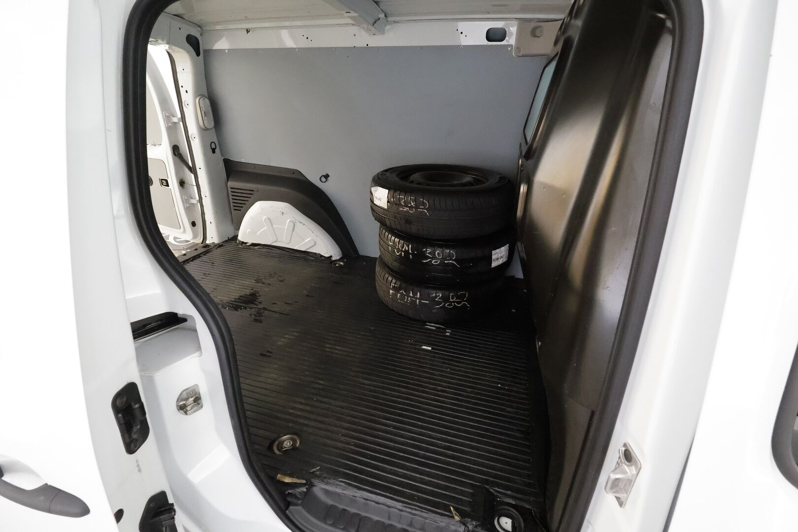 Renault Kangoo 2020 Express Maxi dCi 95 4m3 * ALV / Suomi-auto / Ilmastointi / Bluetooth / P.Tutka / Kahdet renkaat *