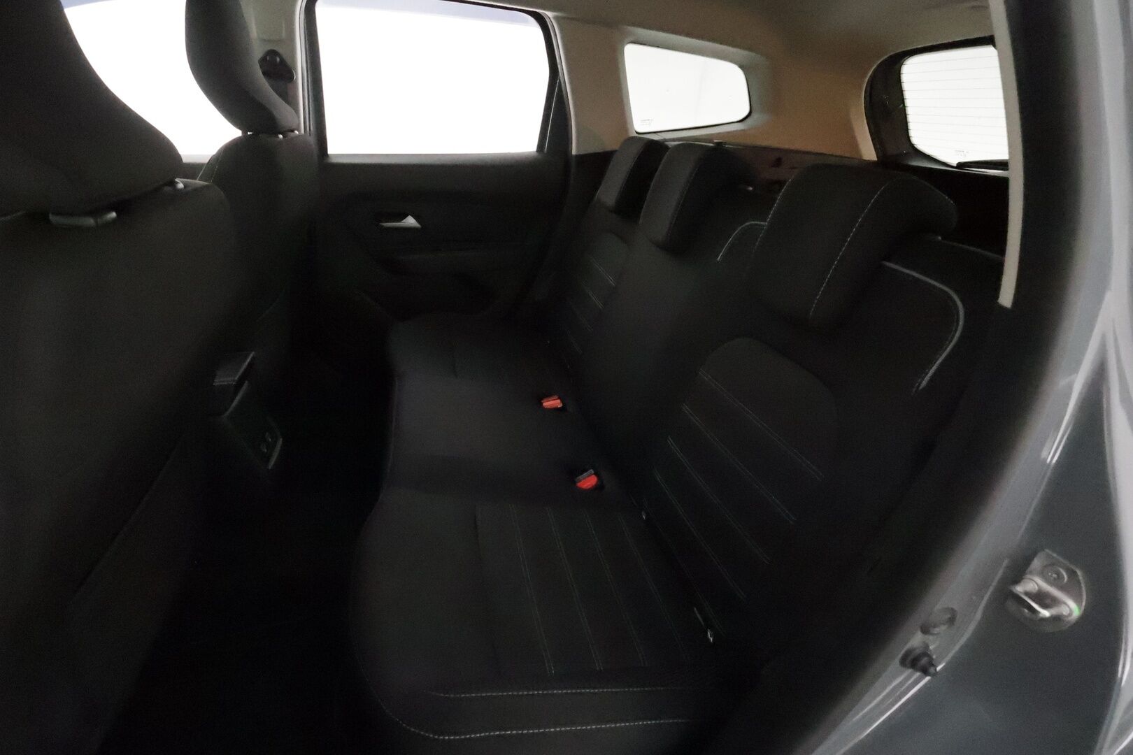 Dacia Duster 2023 TCe 150 4x4 Journey **Vakkari / Koukku / P.kamera / Apple&Android / Katvevaroitin / Navi / Auto Ilmastointi** - Merkkihuollettu / Lukot